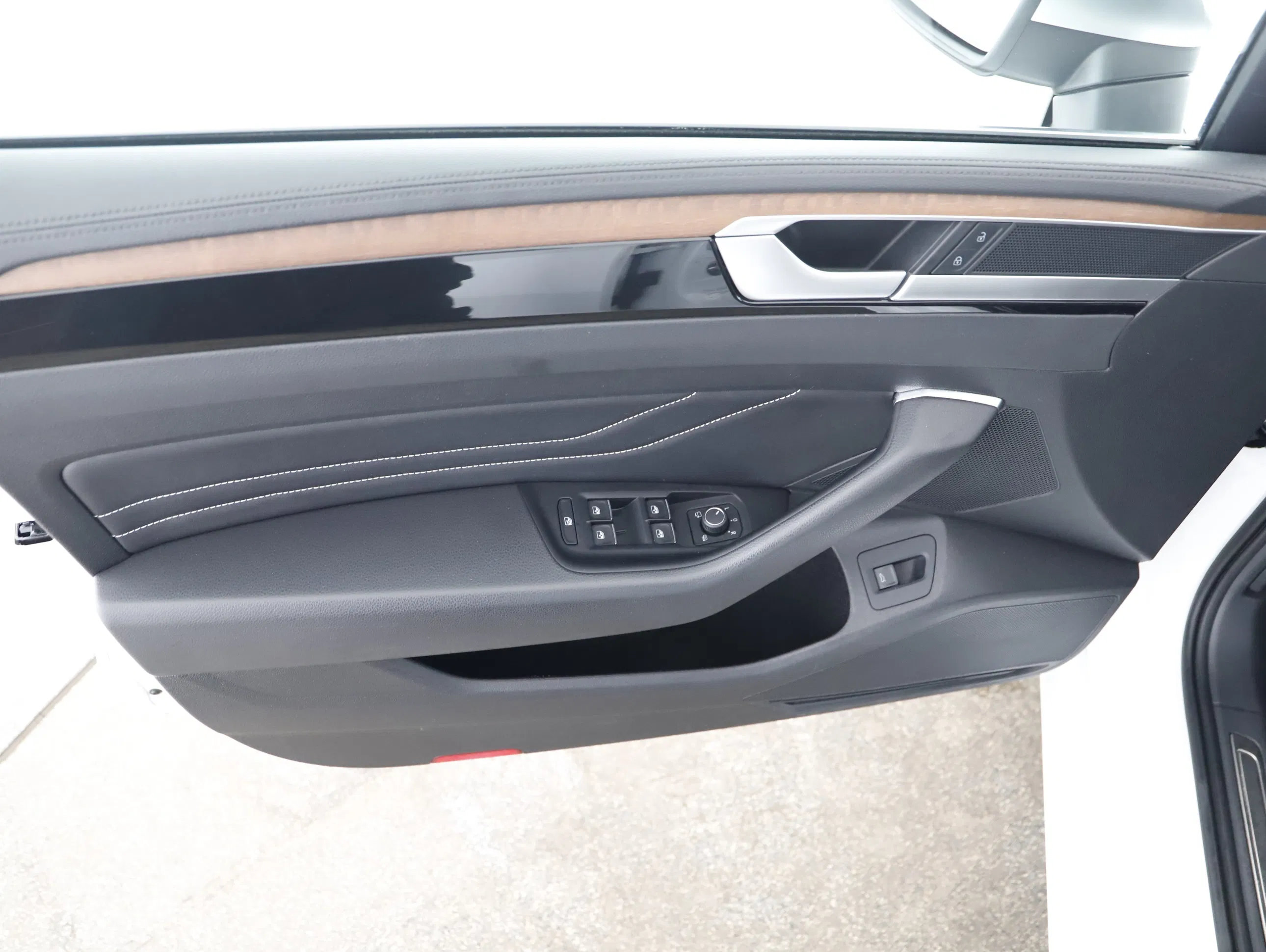 VW Arteon 2.0 TDI Eleg. DSG | Bild 4 von 21