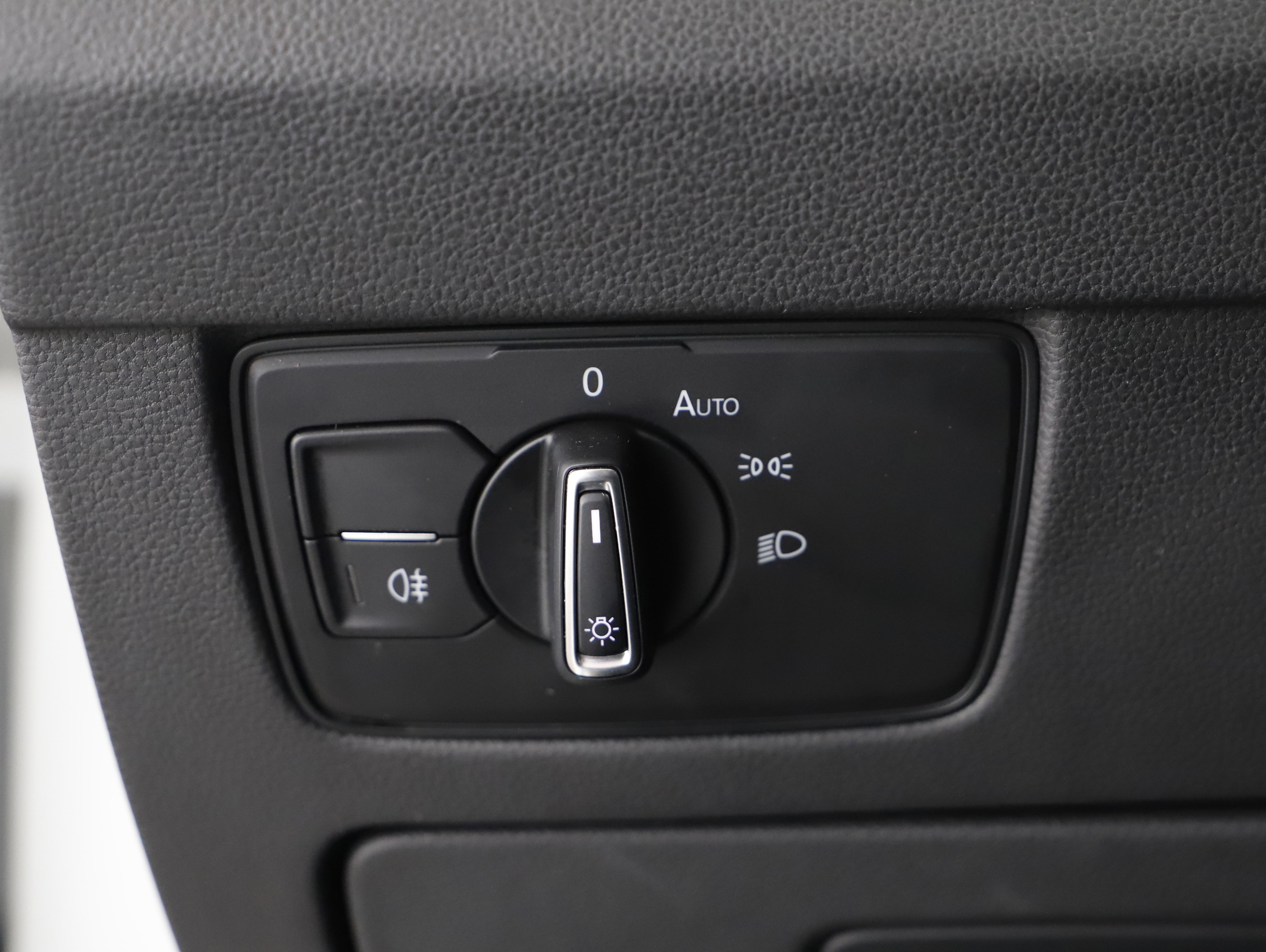 VW Arteon 2.0 TDI Eleg. DSG | Bild 6 von 21