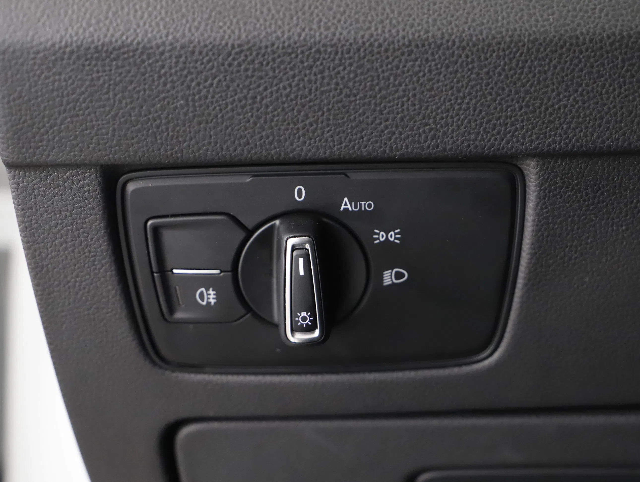 VW Arteon 2.0 TDI Eleg. DSG | Bild 6 von 21