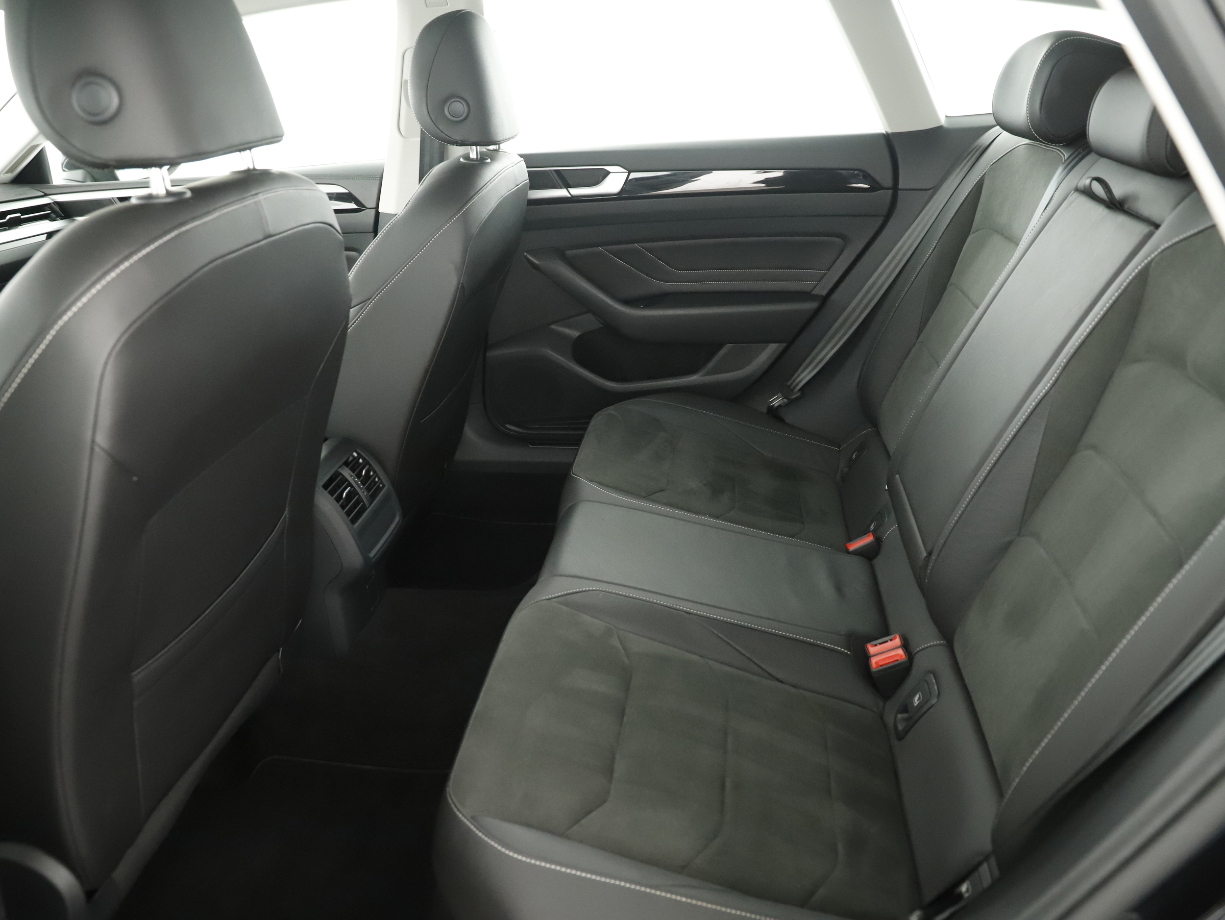 VW Arteon SB Elegance TDI DSG | Bild 10 von 31