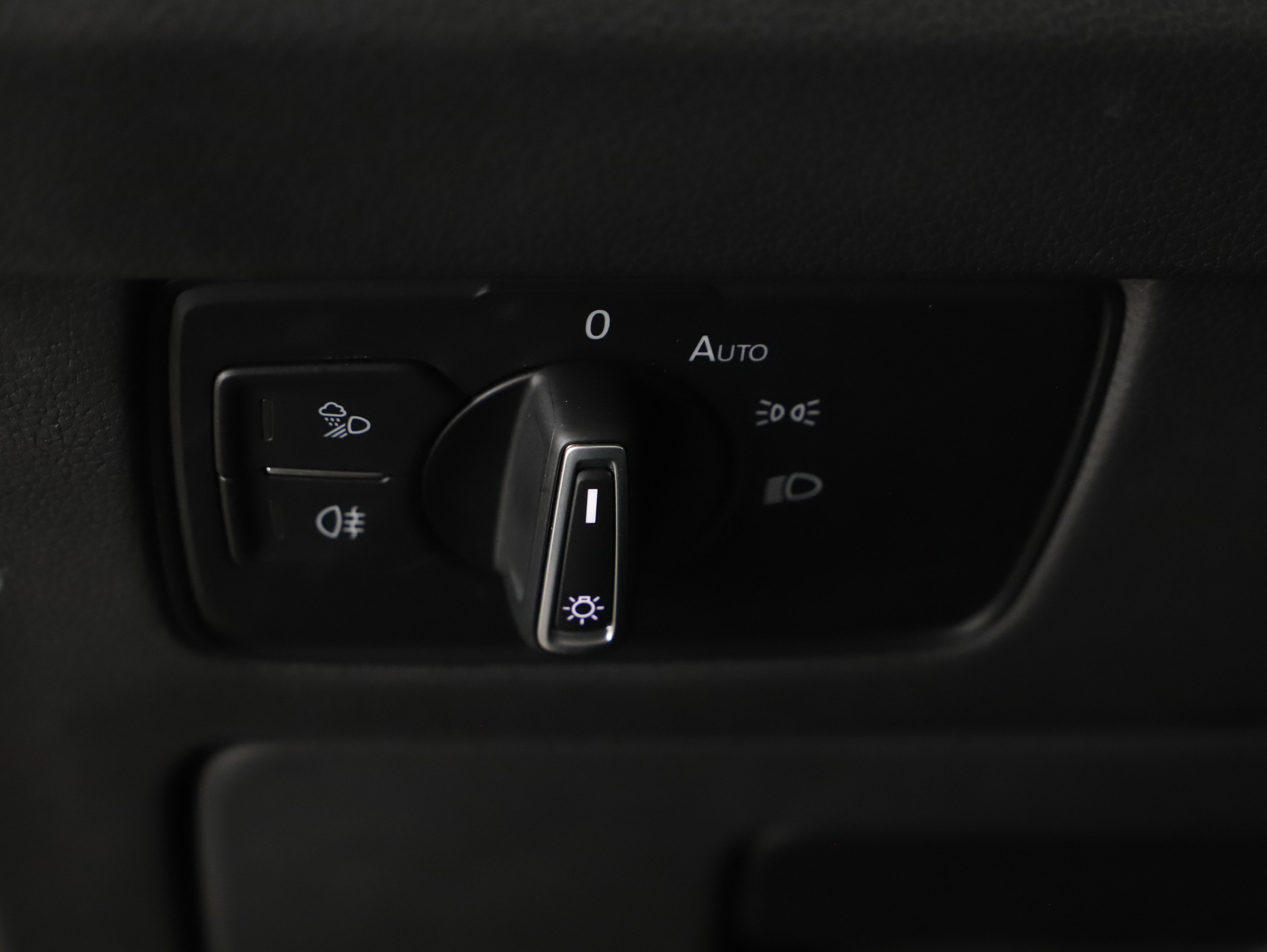 VW Arteon Shooting Brake 1.4 TSI R-Line | Bild 13 von 24