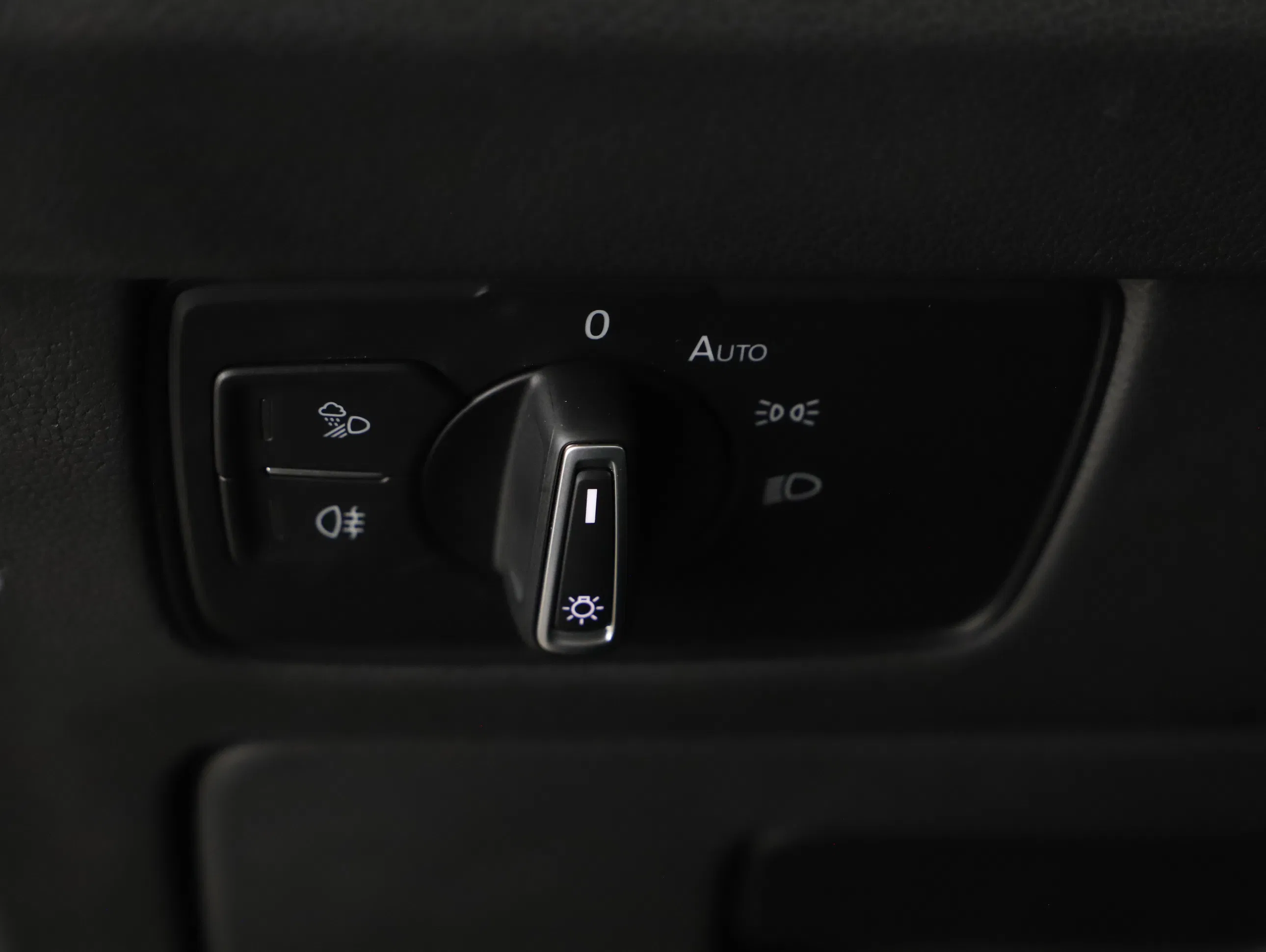 VW Arteon Shooting Brake 1.4 TSI R-Line | Bild 13 von 24