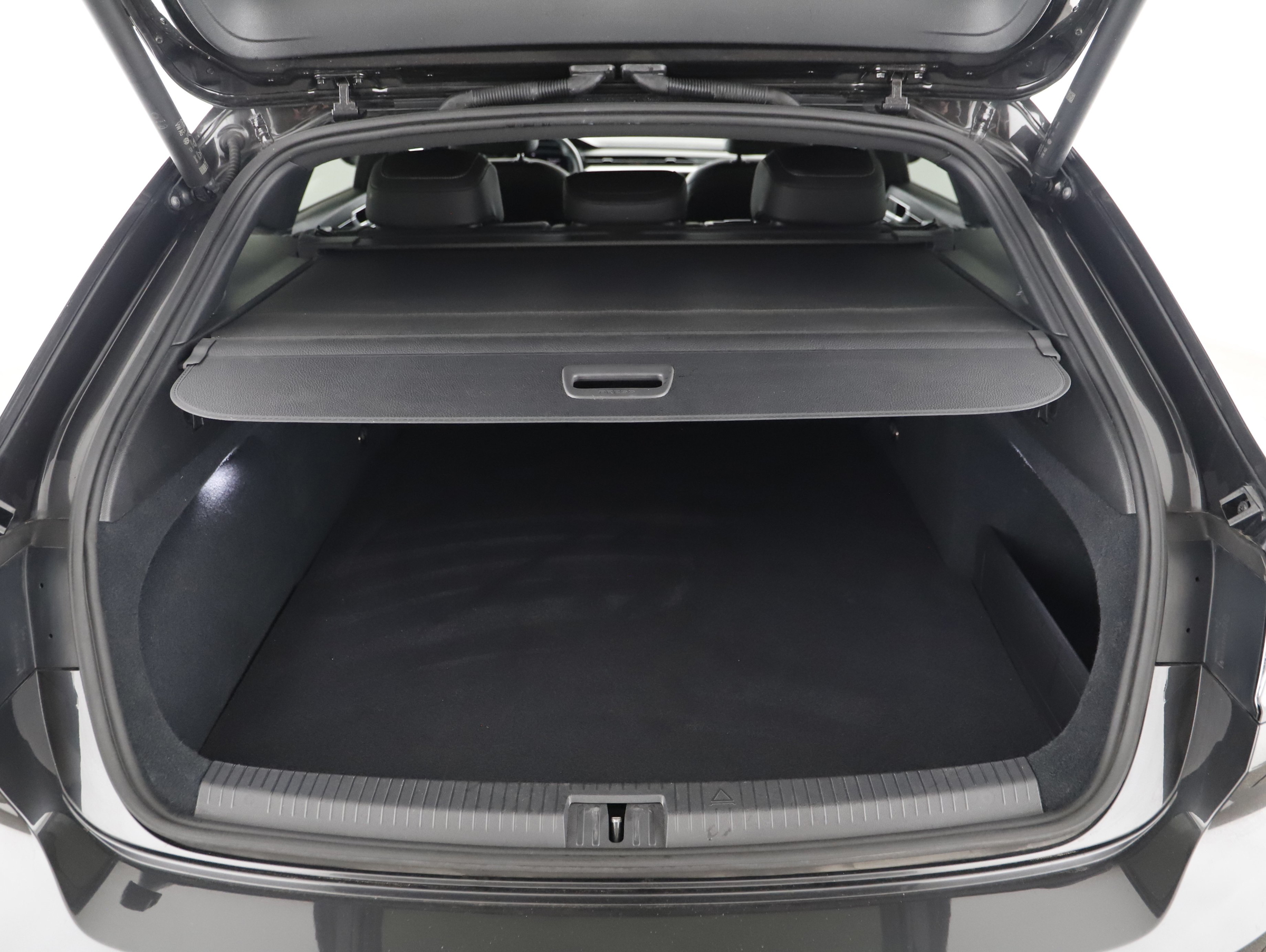 VW Arteon Shooting Brake 1.4 TSI R-Line | Bild 16 von 24