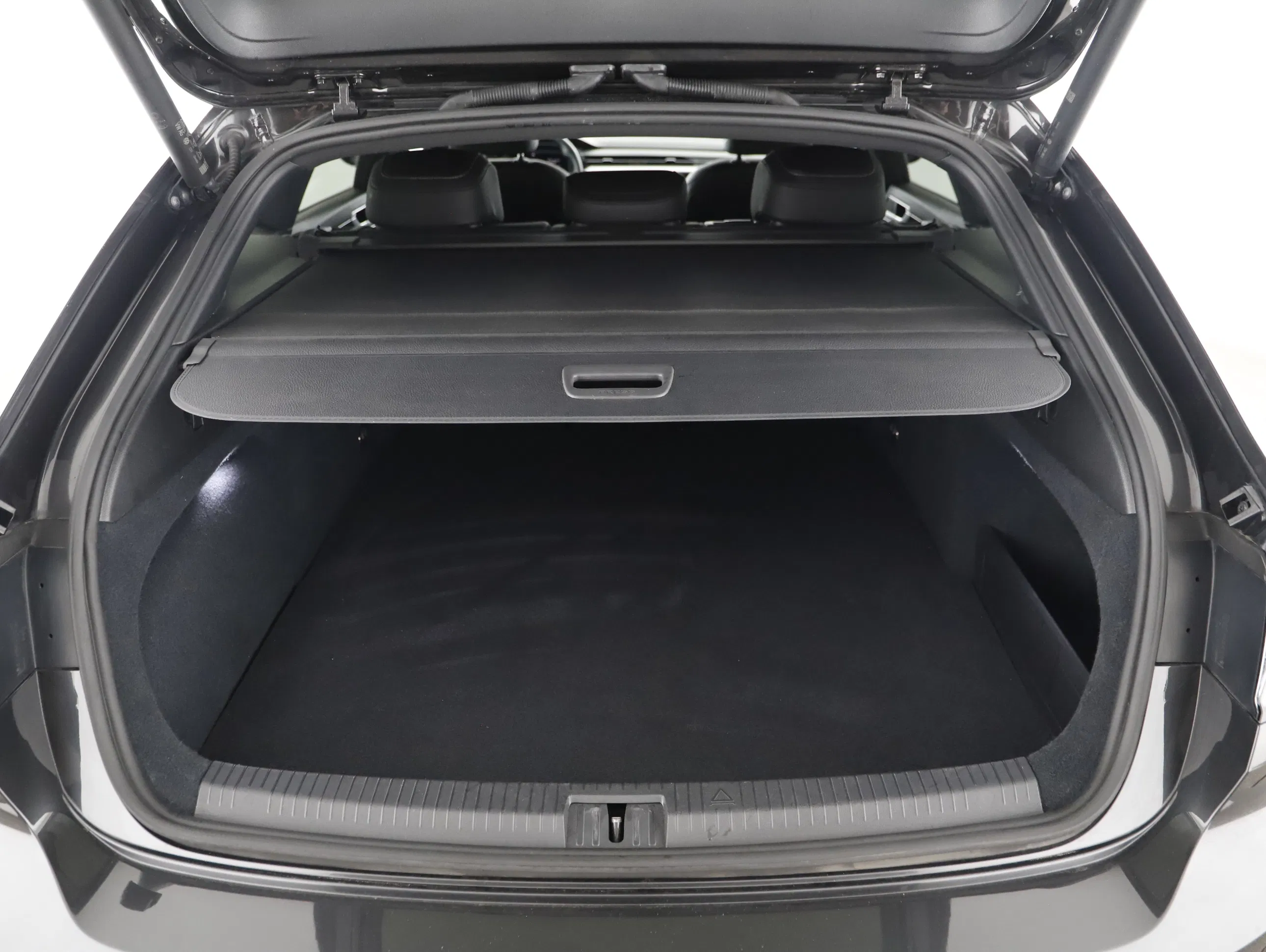 VW Arteon Shooting Brake 1.4 TSI R-Line | Bild 16 von 24
