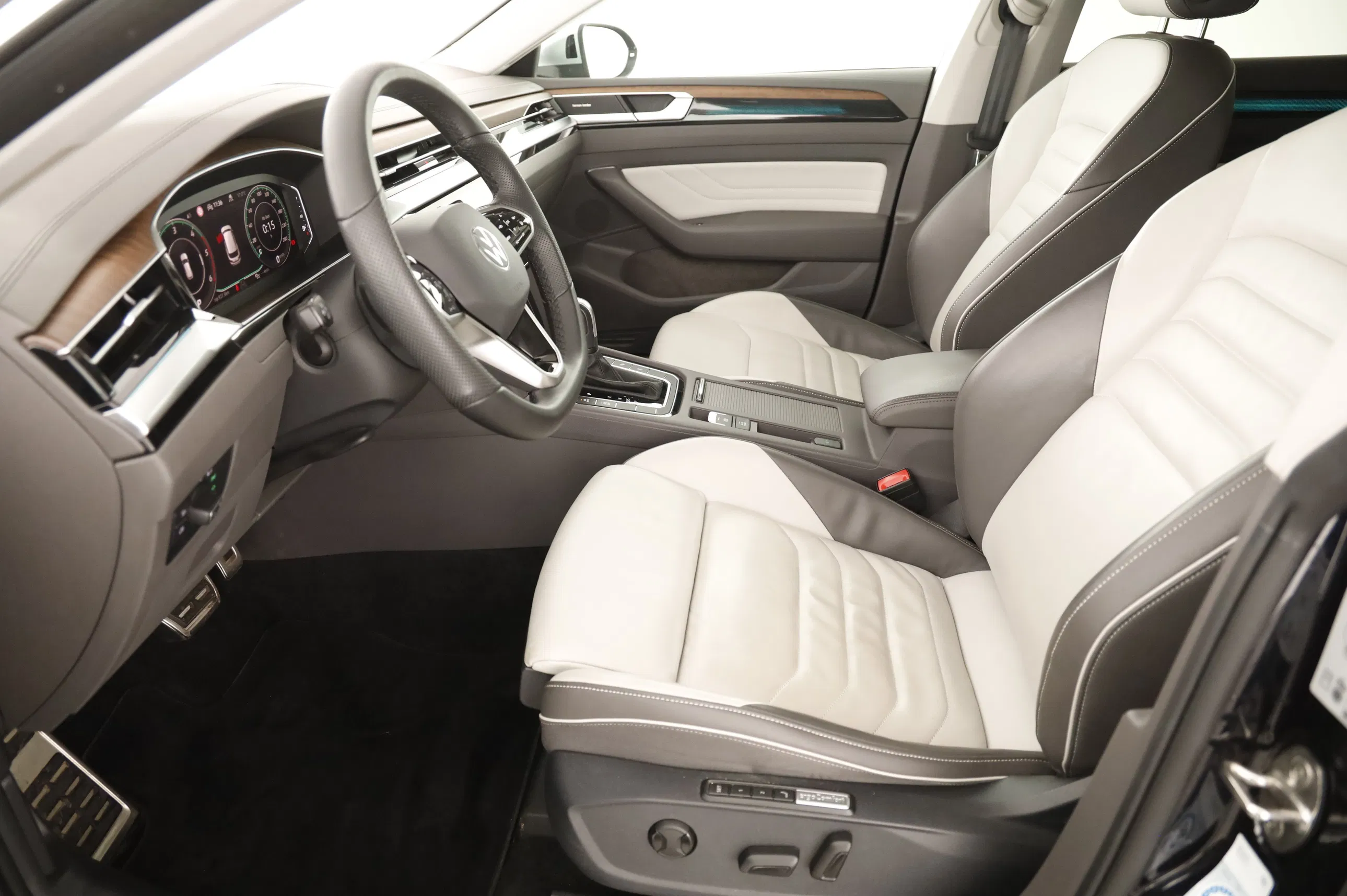 VW Arteon Shooting Brake 2.0 TDI 4Motion Elegance | Bild 5 von 26