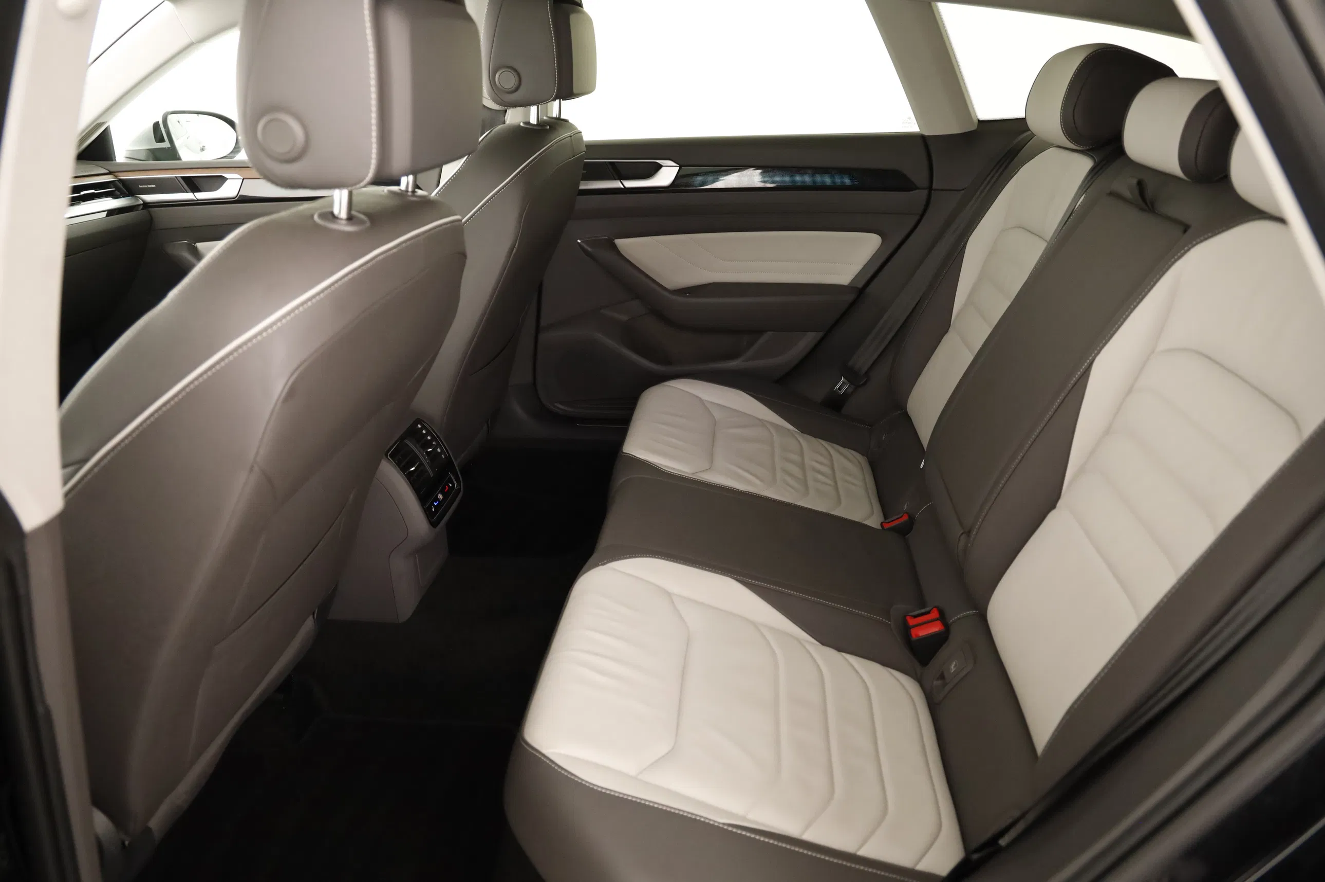 VW Arteon Shooting Brake 2.0 TDI 4Motion Elegance | Bild 6 von 26