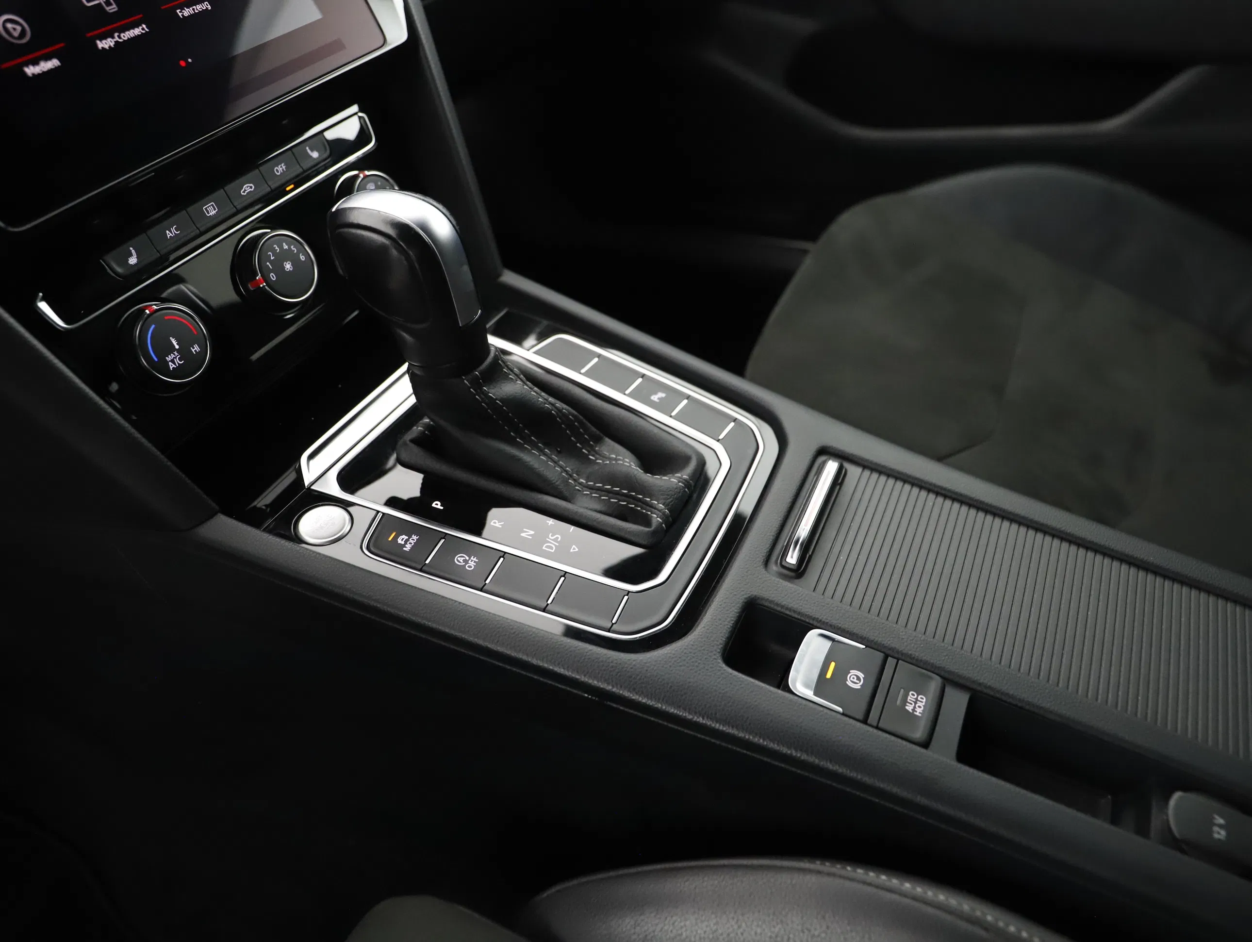 VW Arteon Shooting Brake 2.0 TDI 4Motion R-Line | Bild 23 von 29