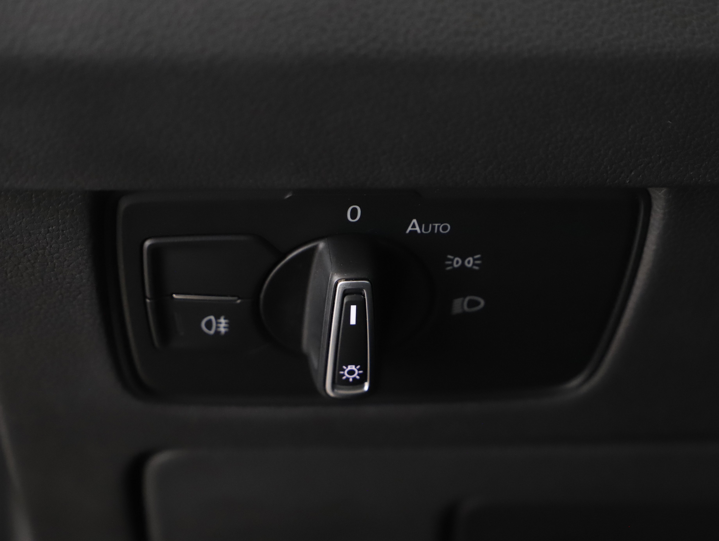 VW Arteon Shooting Brake 2.0 TDI  Elegance | Bild 13 von 30