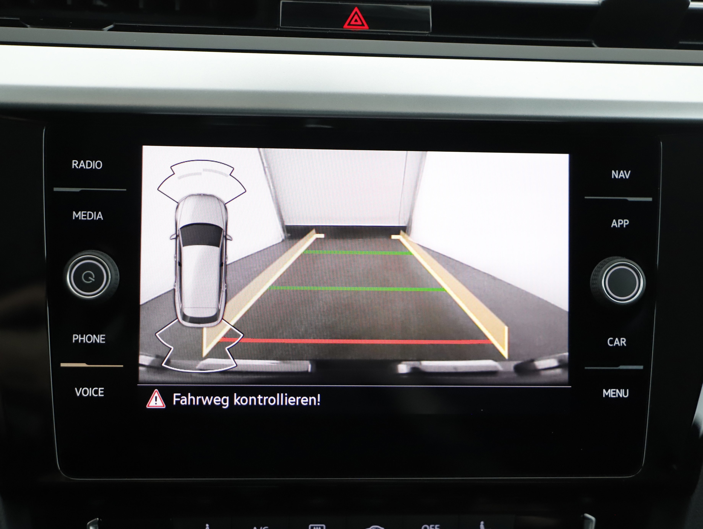 VW Arteon Shooting Brake 2.0 TDI  Elegance | Bild 22 von 30