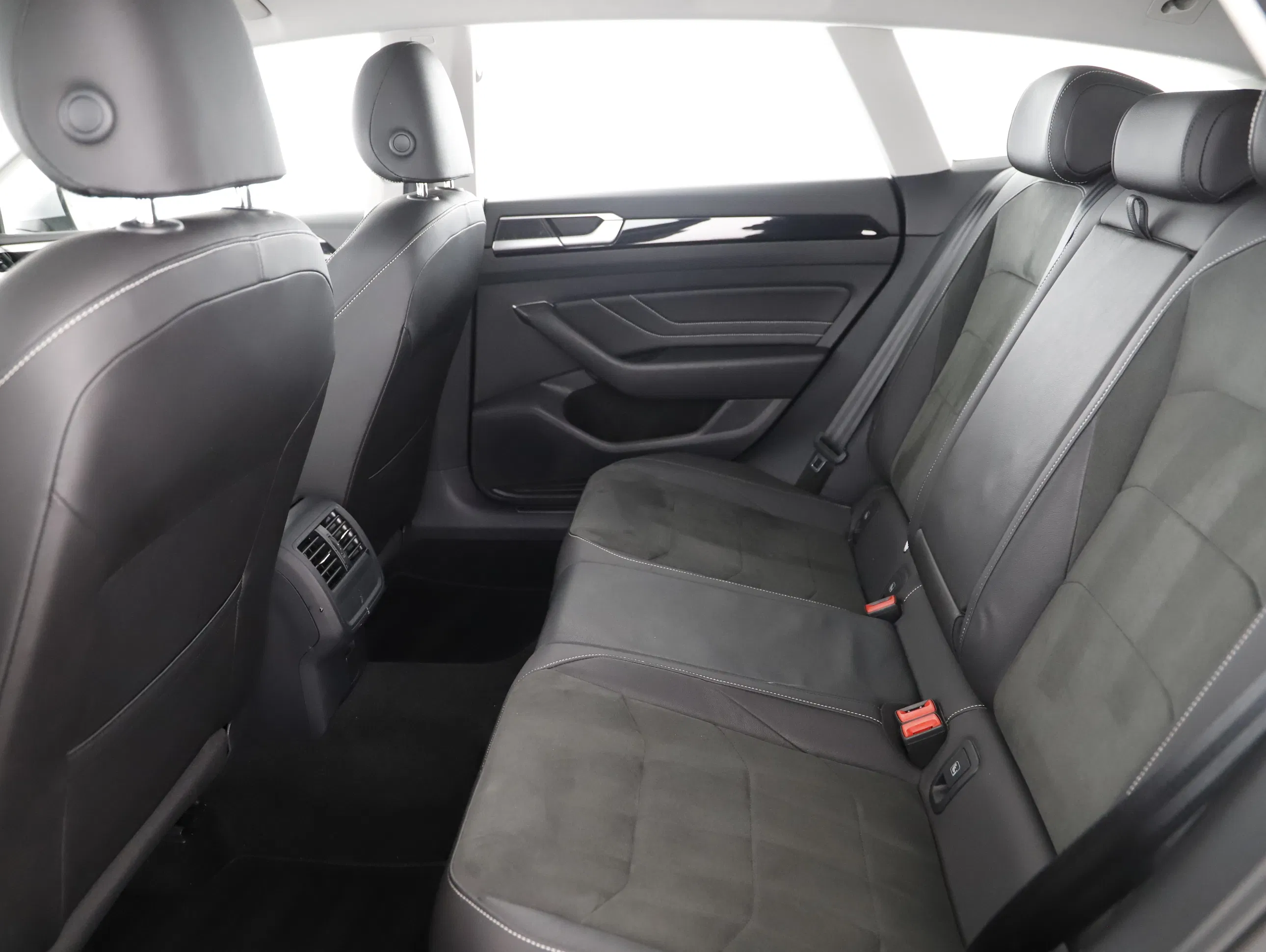 VW Arteon Shooting Brake 2.0 TDI Elegance | Bild 25 von 30