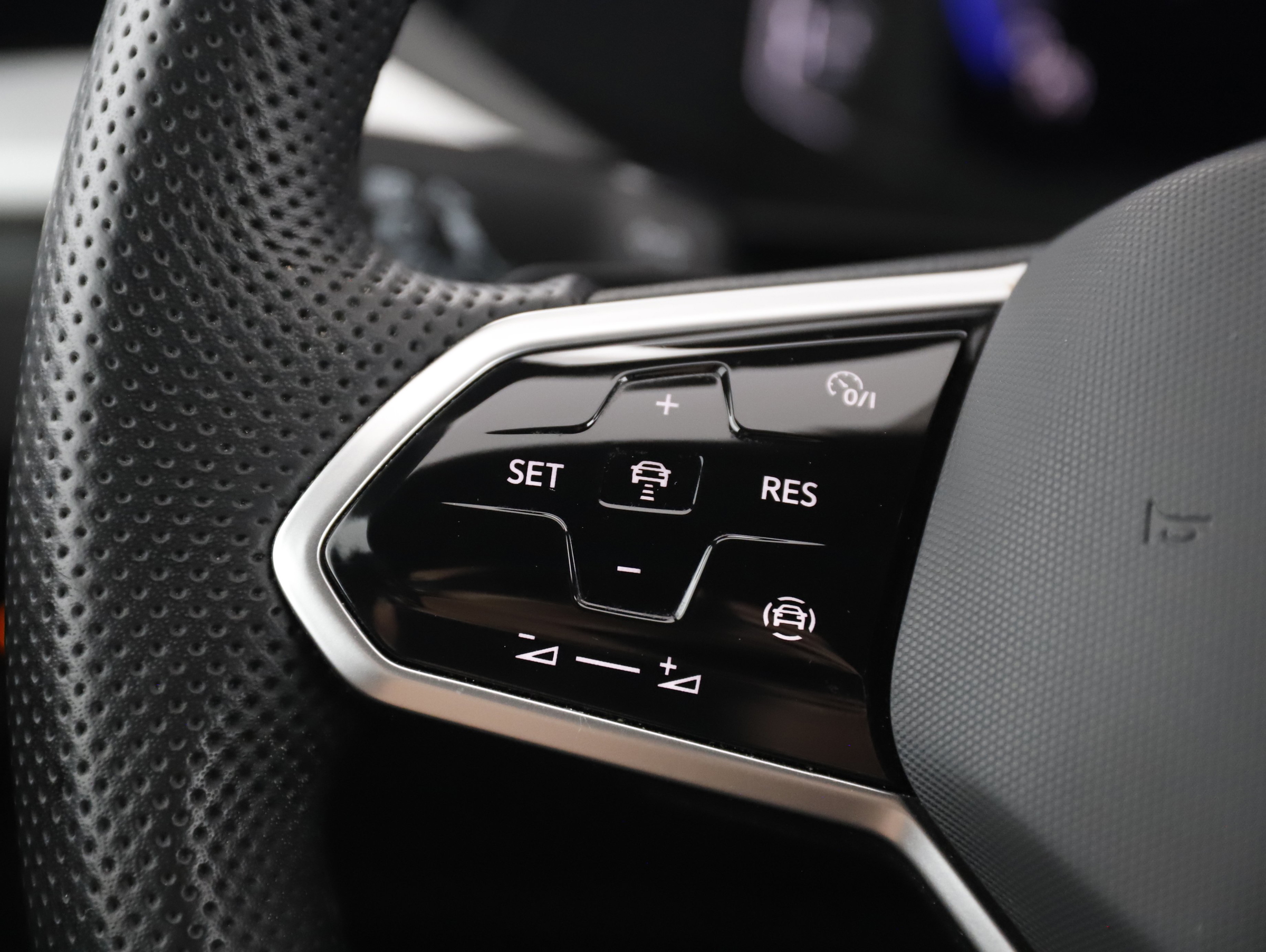 VW Arteon Shooting Brake 2.0 TDI  R-Line | Bild 12 von 25