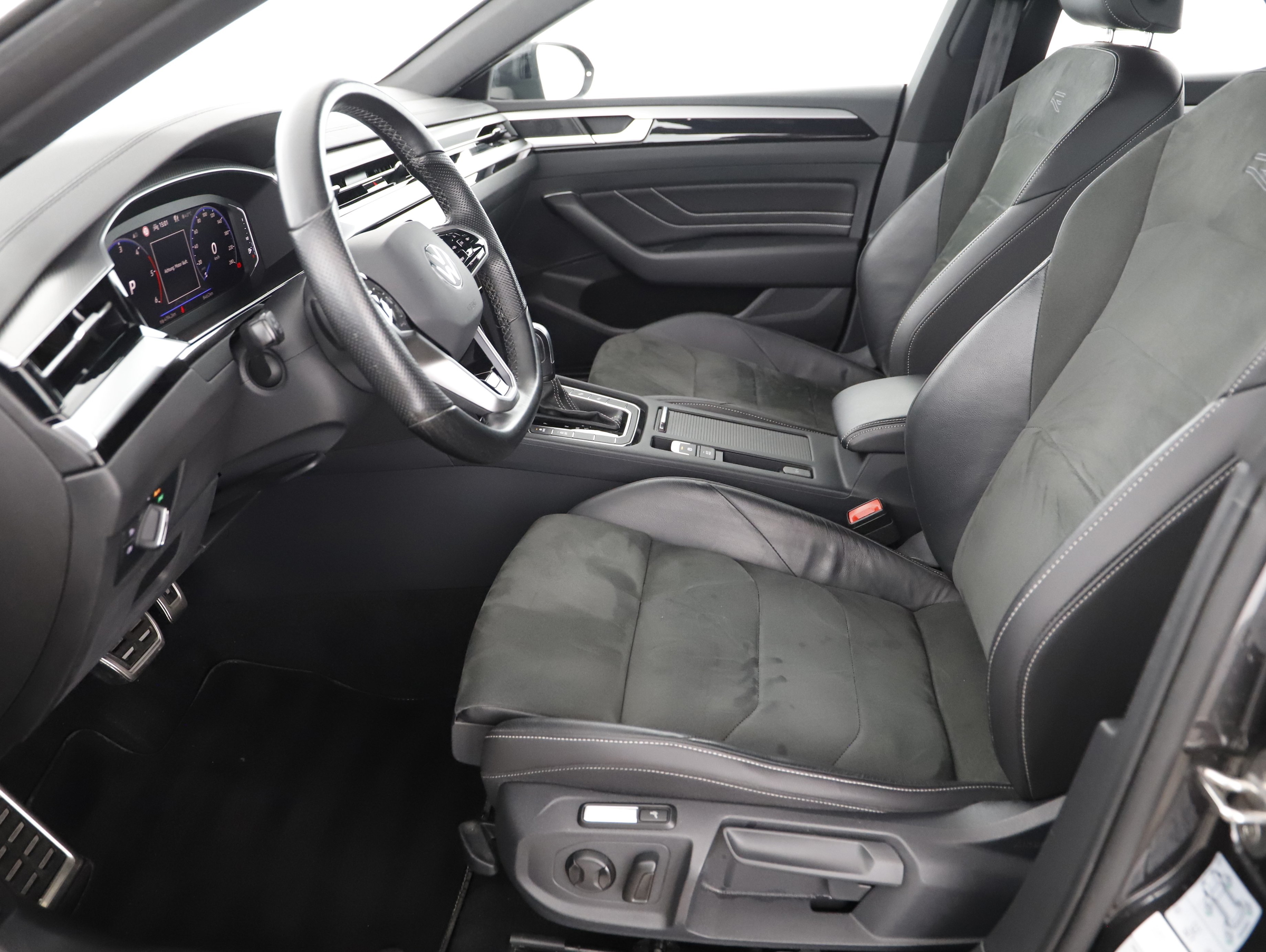 VW Arteon Shooting Brake 2.0 TDI 4Motion R-Line | Bild 19 von 26