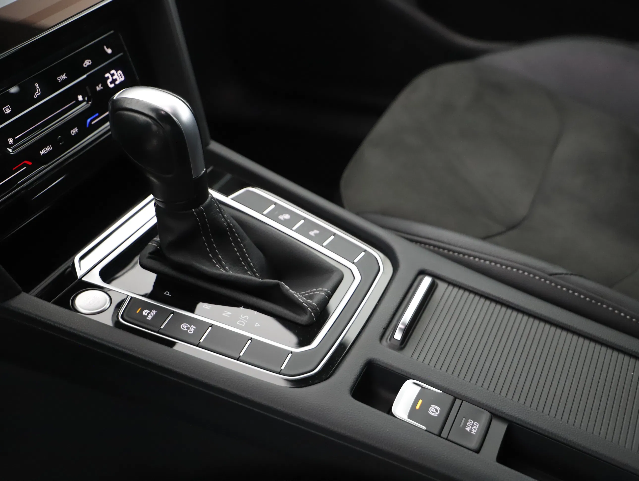 VW Arteon Shooting Brake 2.0 TDI 4Motion R-Line | Bild 23 von 26