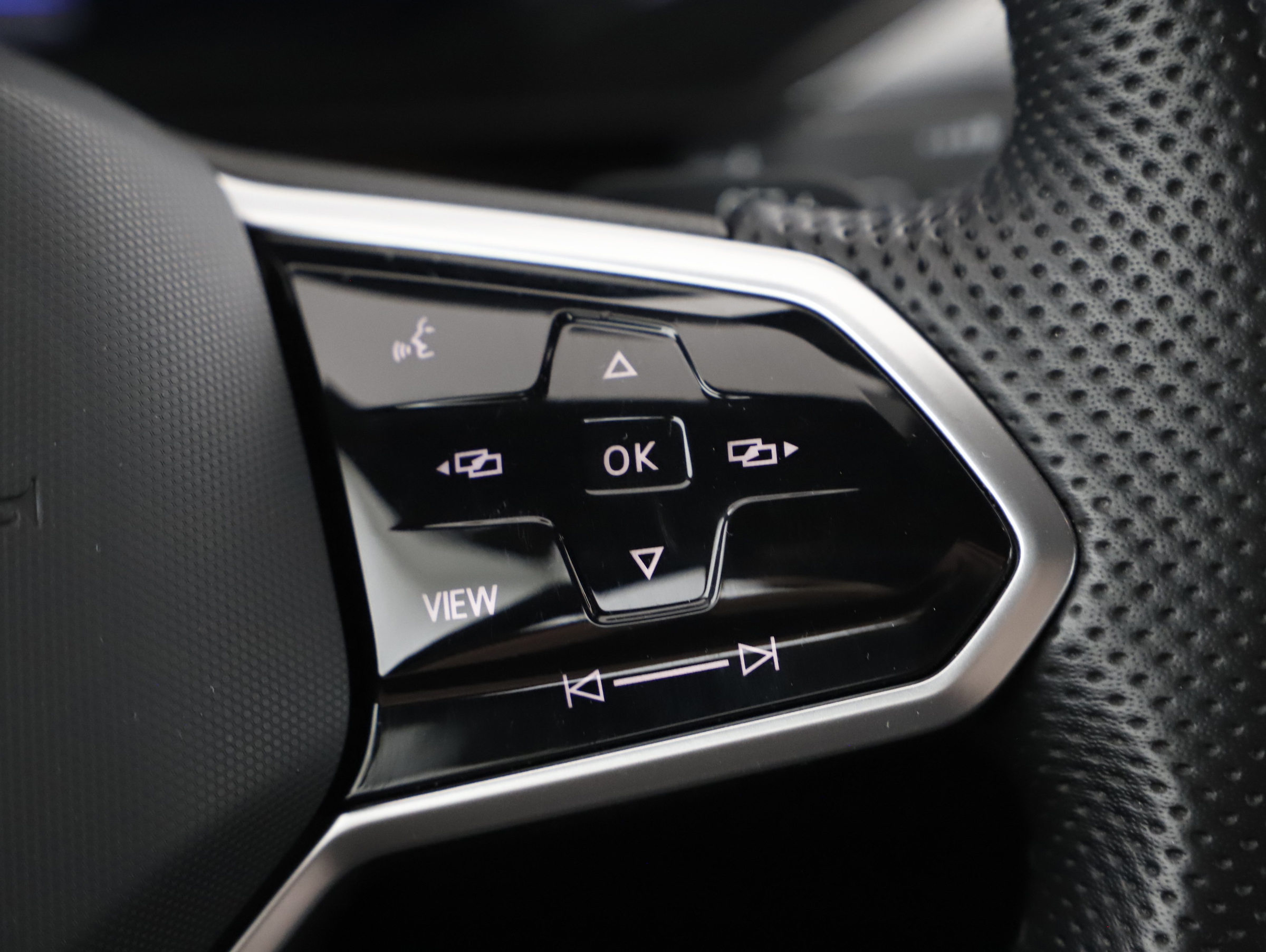 VW Arteon Shooting Brake 2.0 TDI 4Motion R-Line | Bild 12 von 26