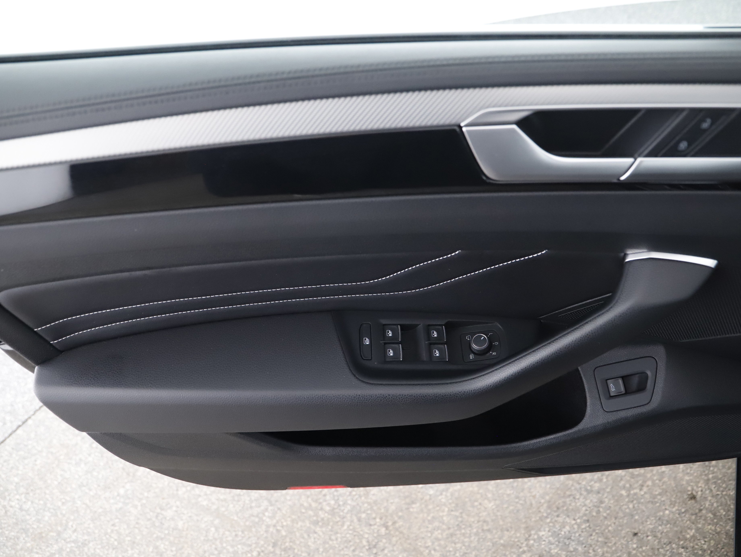 VW Arteon Shooting Brake 2.0 TDI 4Motion R-Line | Bild 14 von 26