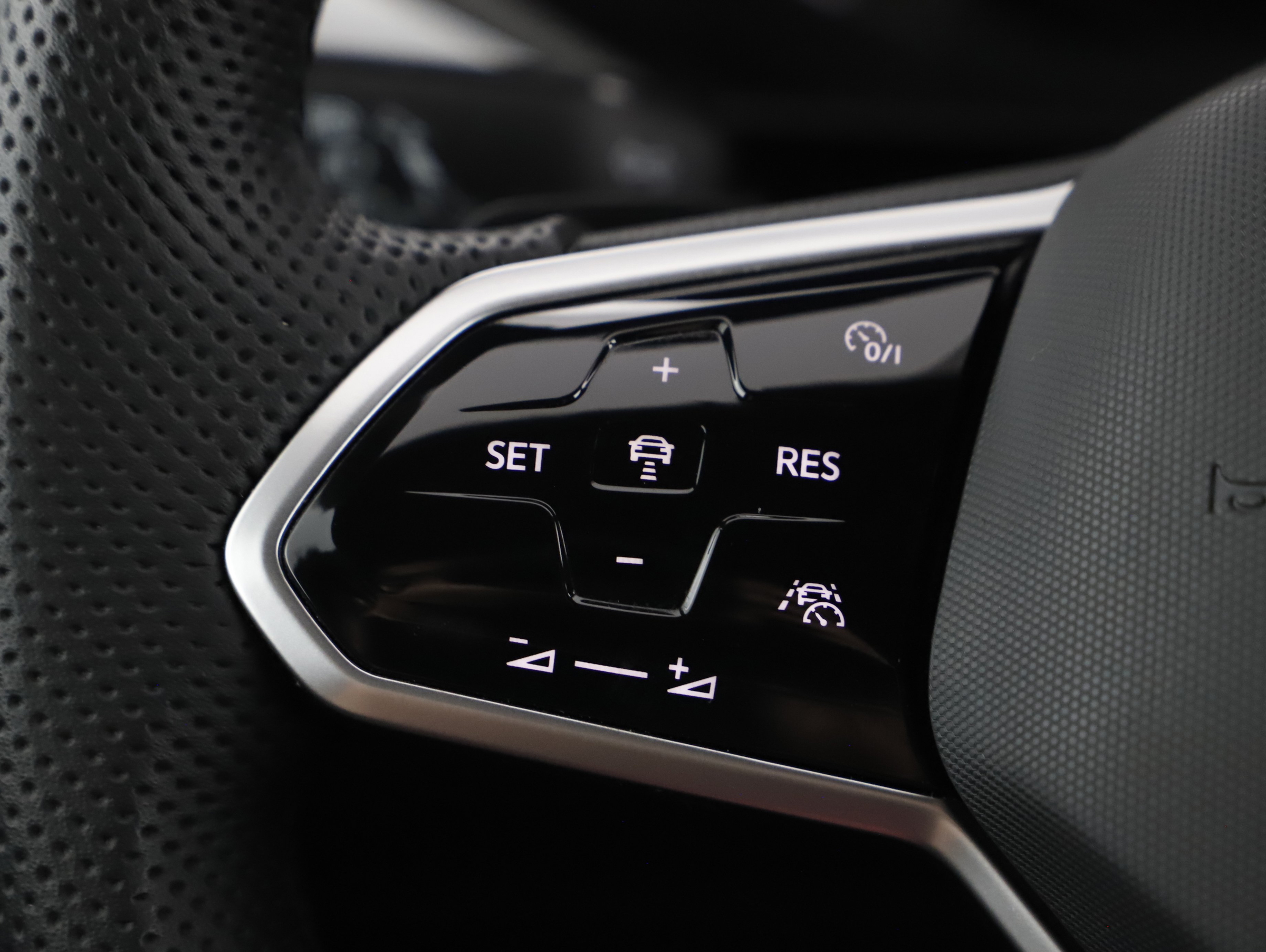 VW Arteon Shooting Brake 2.0 TDI R-Line | Bild 11 von 25