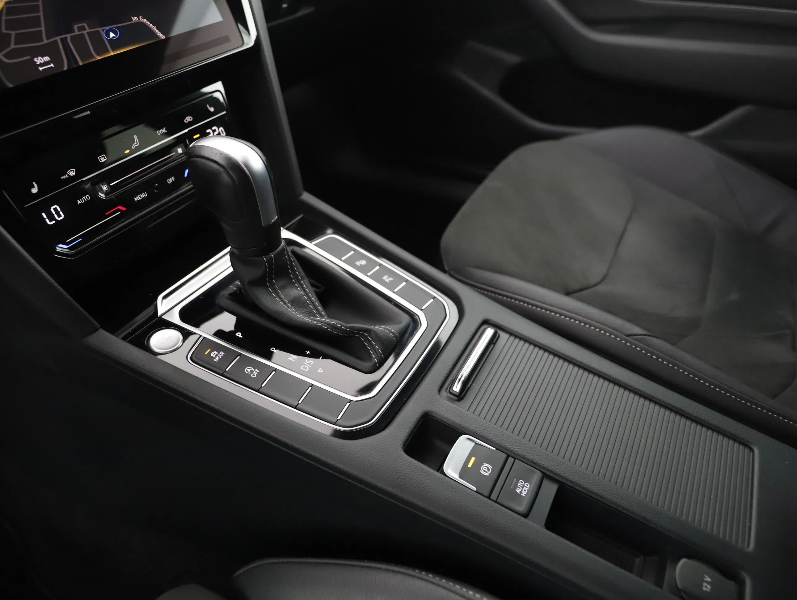 VW Arteon Shooting Brake 2.0 TDI R-Line | Bild 17 von 25