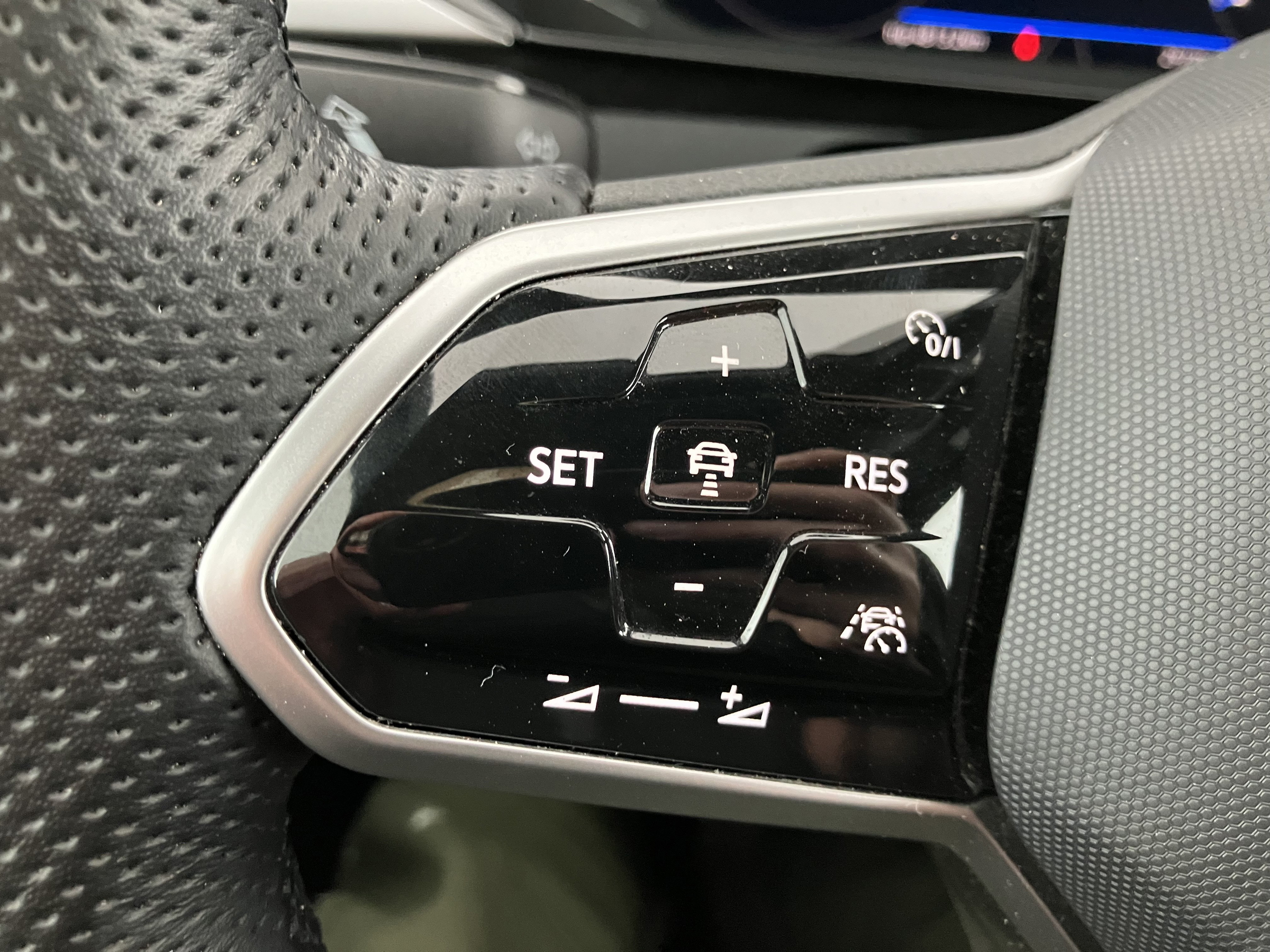 VW Arteon R-Line 1.5 TSI | Bild 11 von 31