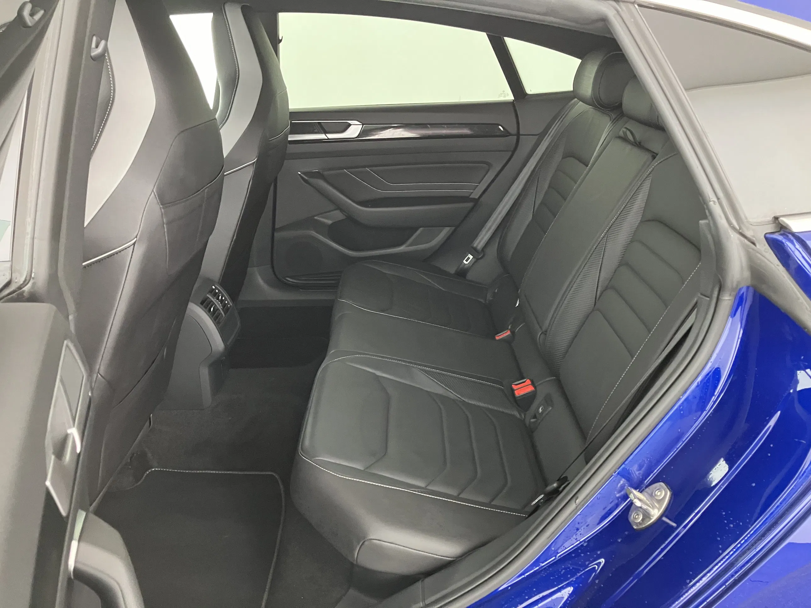 VW Arteon R-Line 1.5 TSI | Bild 25 von 31