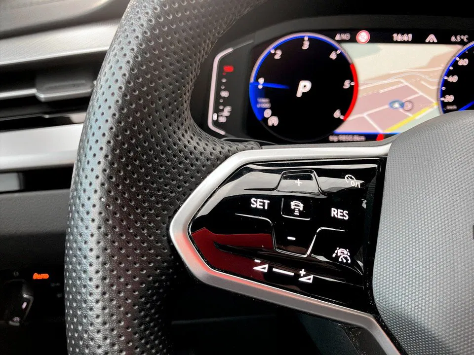 VW Arteon 2.0 TDI R-Line DSG | Bild 16 von 23