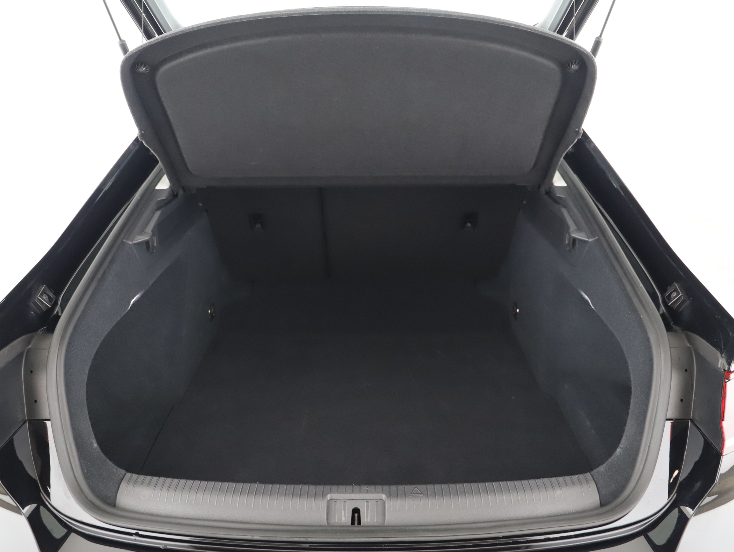 VW Arteon Shooting Brake 2.0 TDI Elegance | Bild 16 von 21