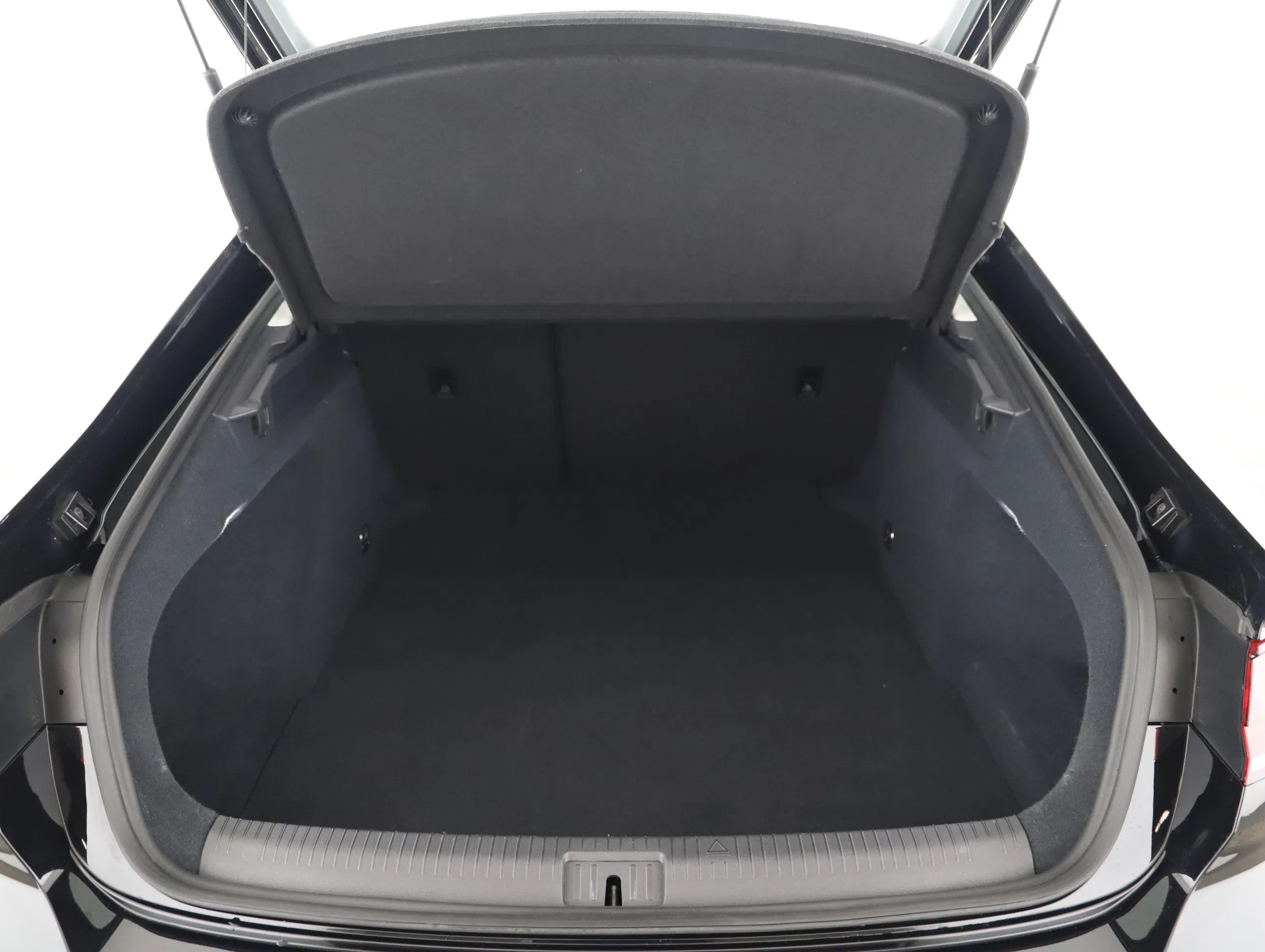 VW Arteon Shooting Brake 2.0 TDI Elegance | Bild 16 von 21
