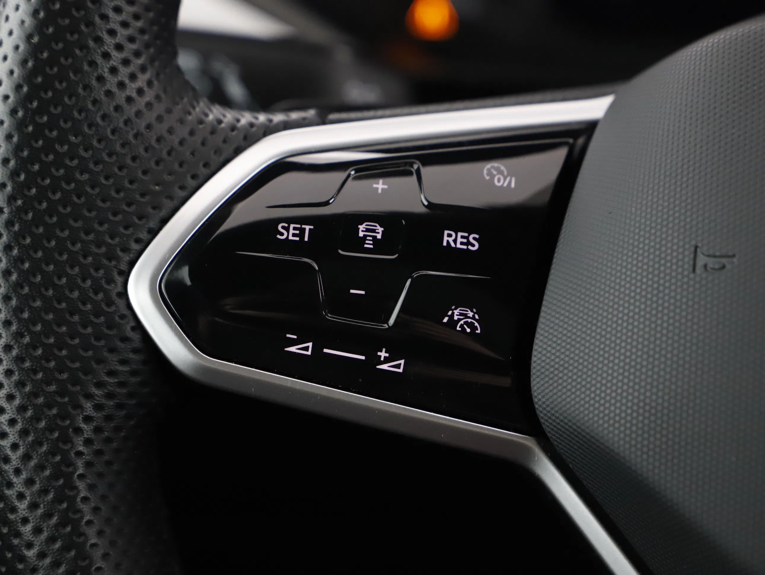 VW Arteon Shooting Brake 2.0 TDI 4Motion R-Line | Bild 15 von 27