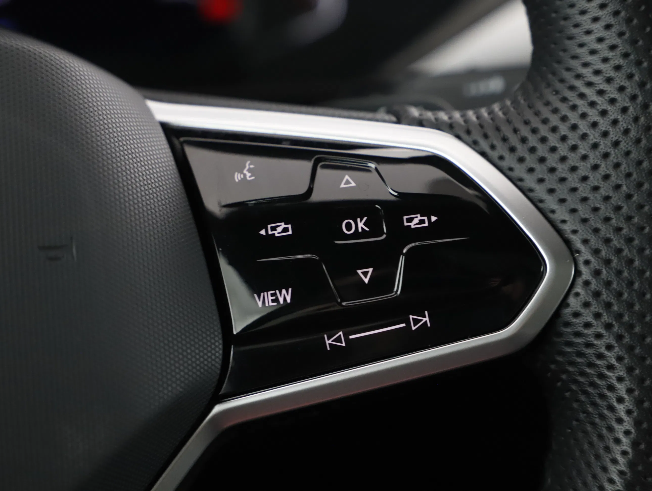 VW Arteon Shooting Brake 2.0 TDI 4Motion R-Line | Bild 16 von 27