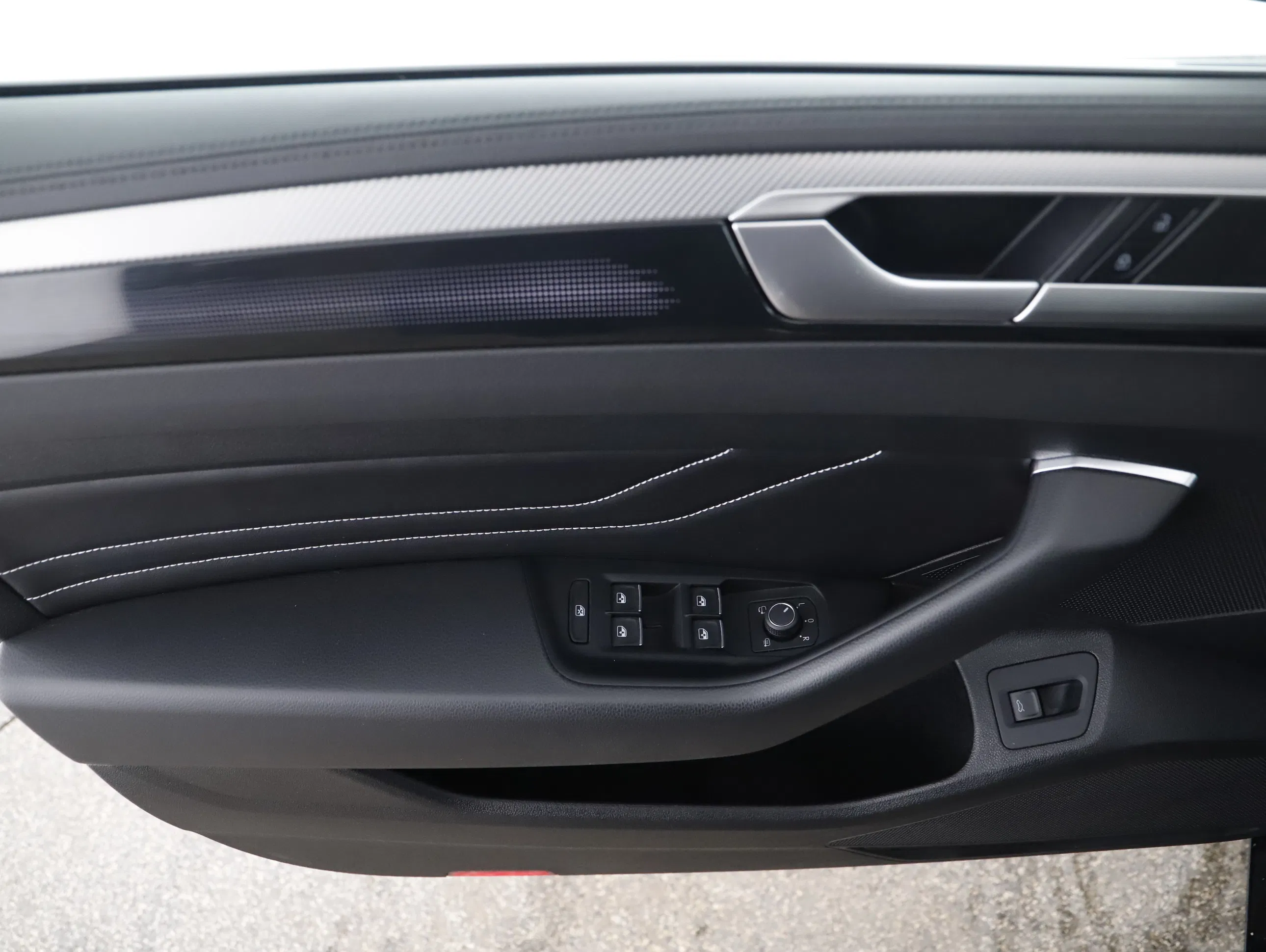 VW Arteon Shooting Brake 2.0 TDI 4Motion R-Line | Bild 8 von 27