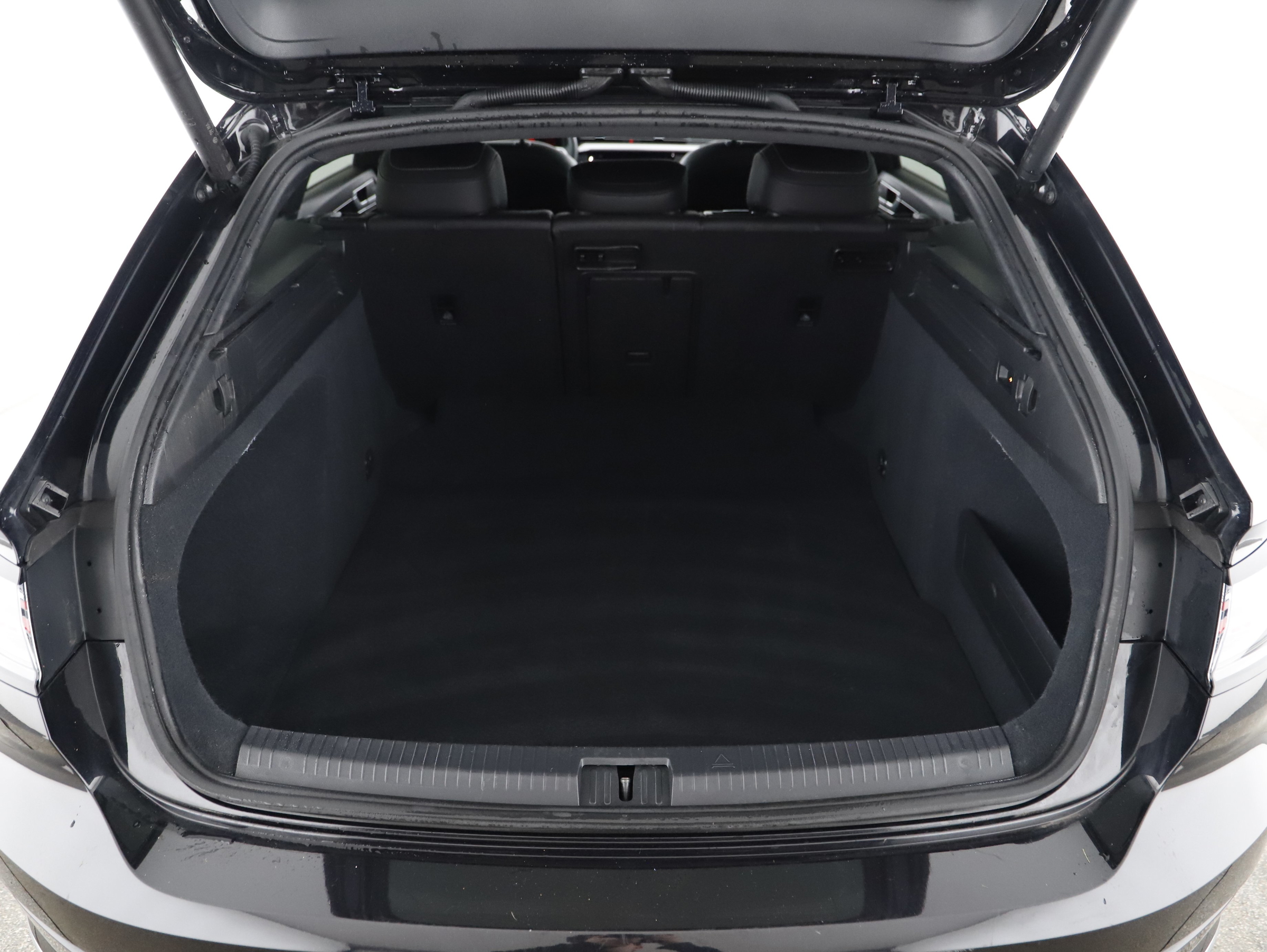 VW Arteon Shooting Brake 2.0 TDI 4Motion R-Line | Bild 23 von 27