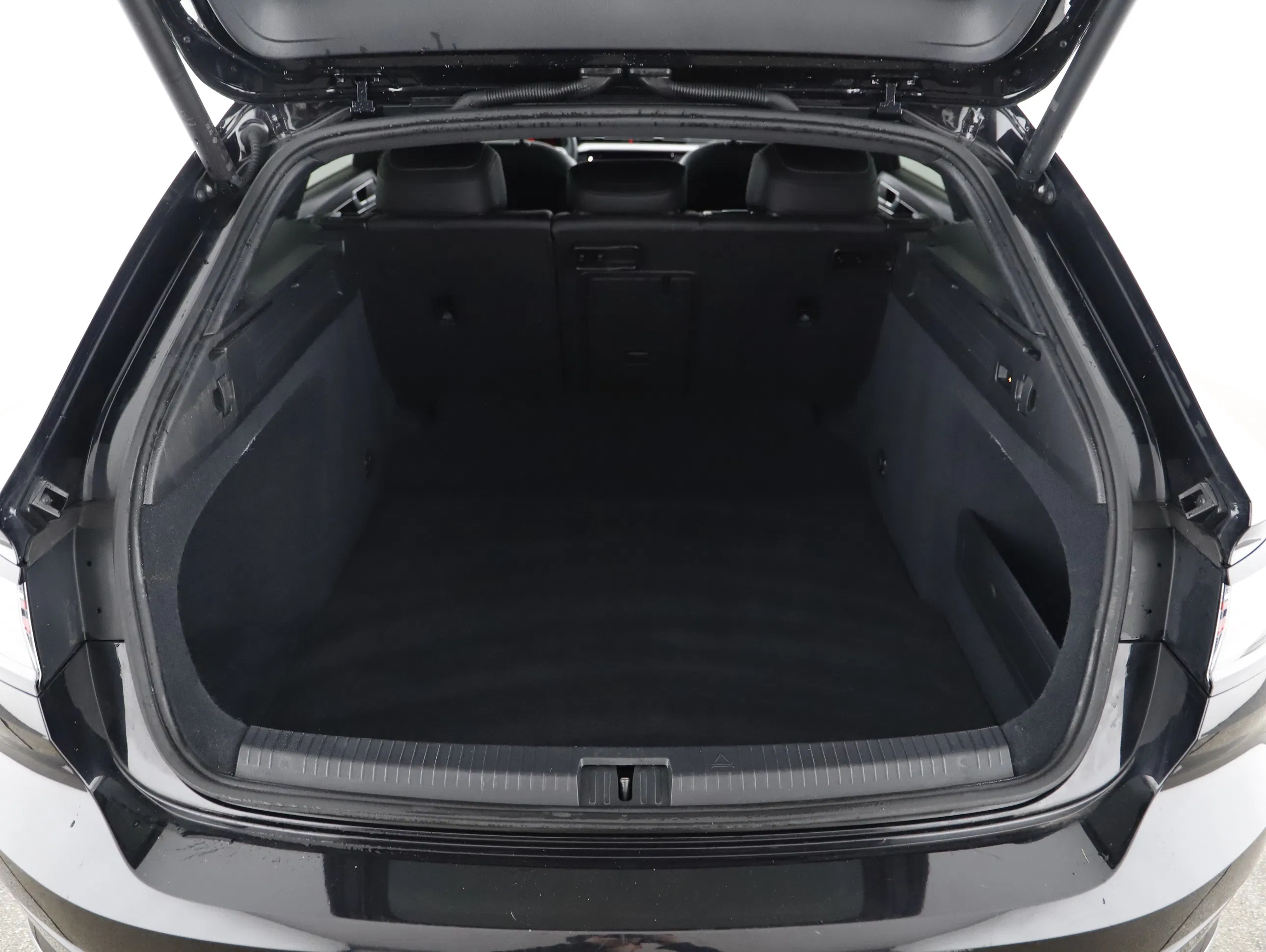 VW Arteon Shooting Brake 2.0 TDI 4Motion R-Line | Bild 23 von 27