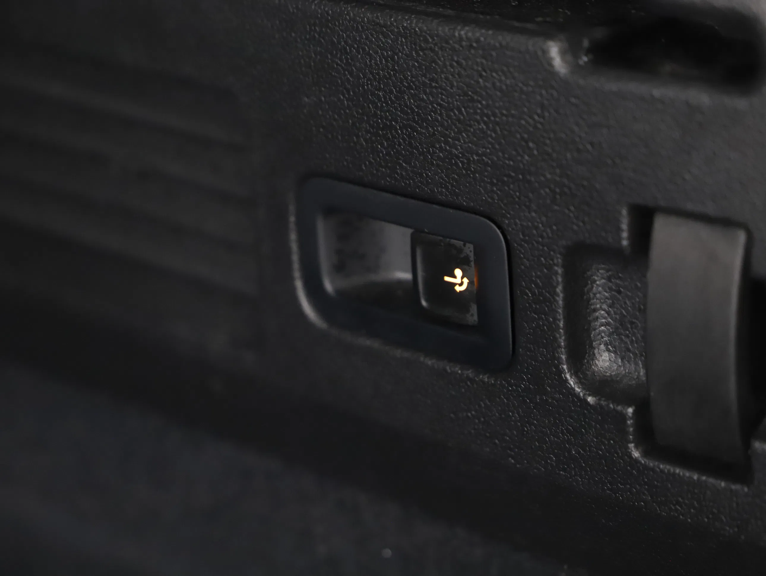 VW Arteon Shooting Brake 2.0 TDI 4Motion R-Line | Bild 25 von 27