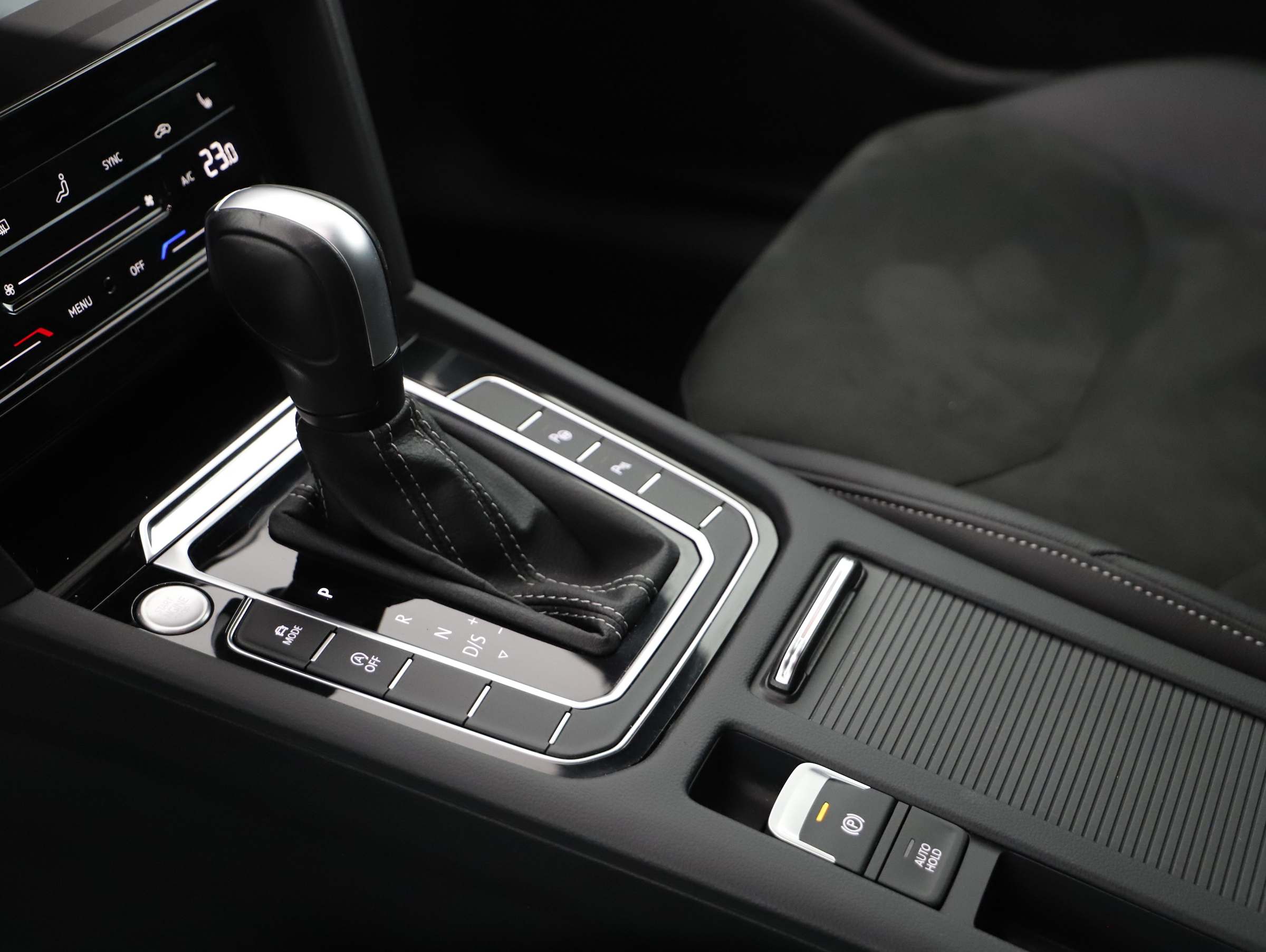 VW Arteon Shooting Brake 2.0 TDI 4Motion R-Line | Bild 21 von 27