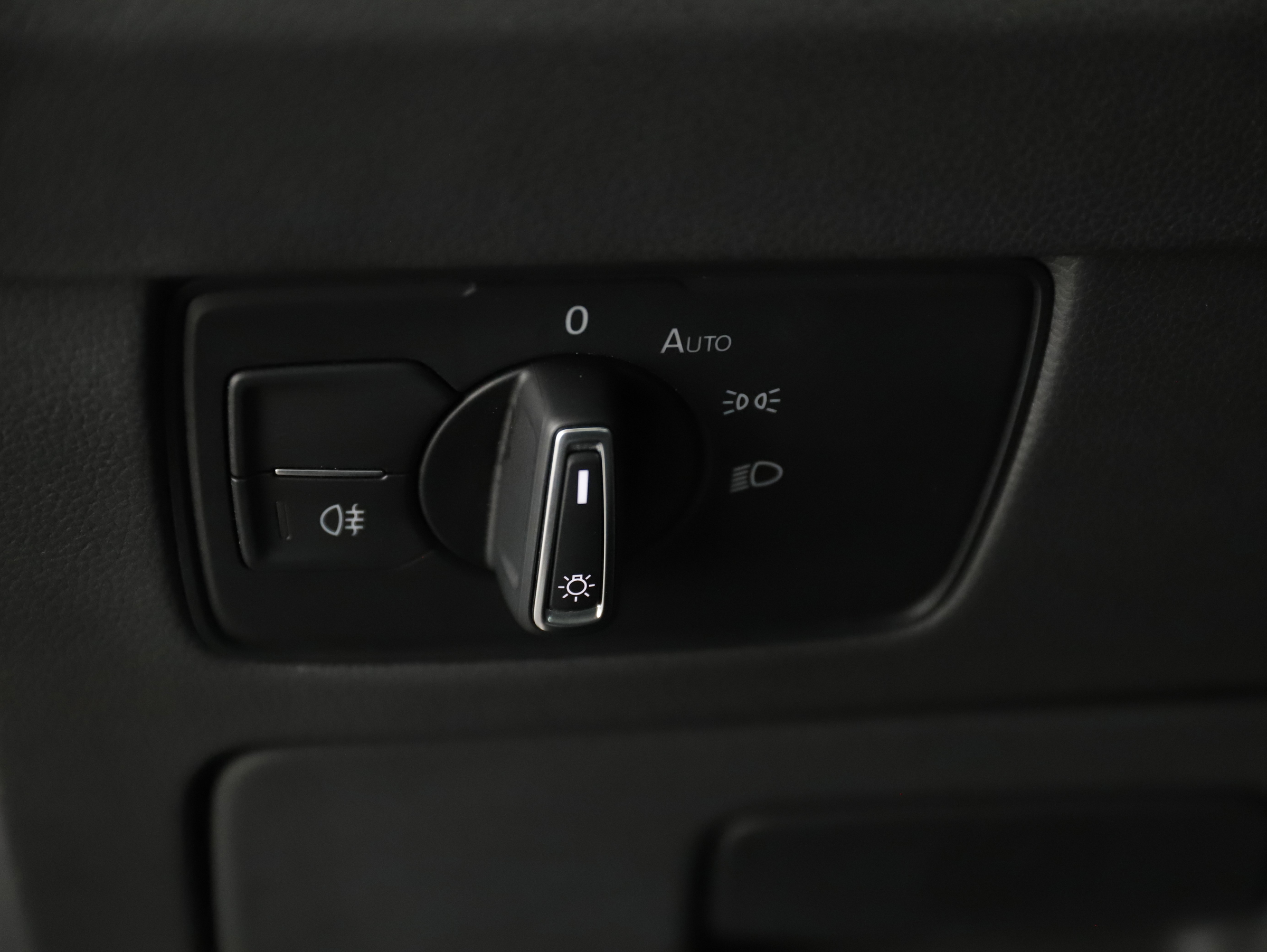 VW Arteon Shooting Brake 2.0 TDI  Elegance | Bild 13 von 31