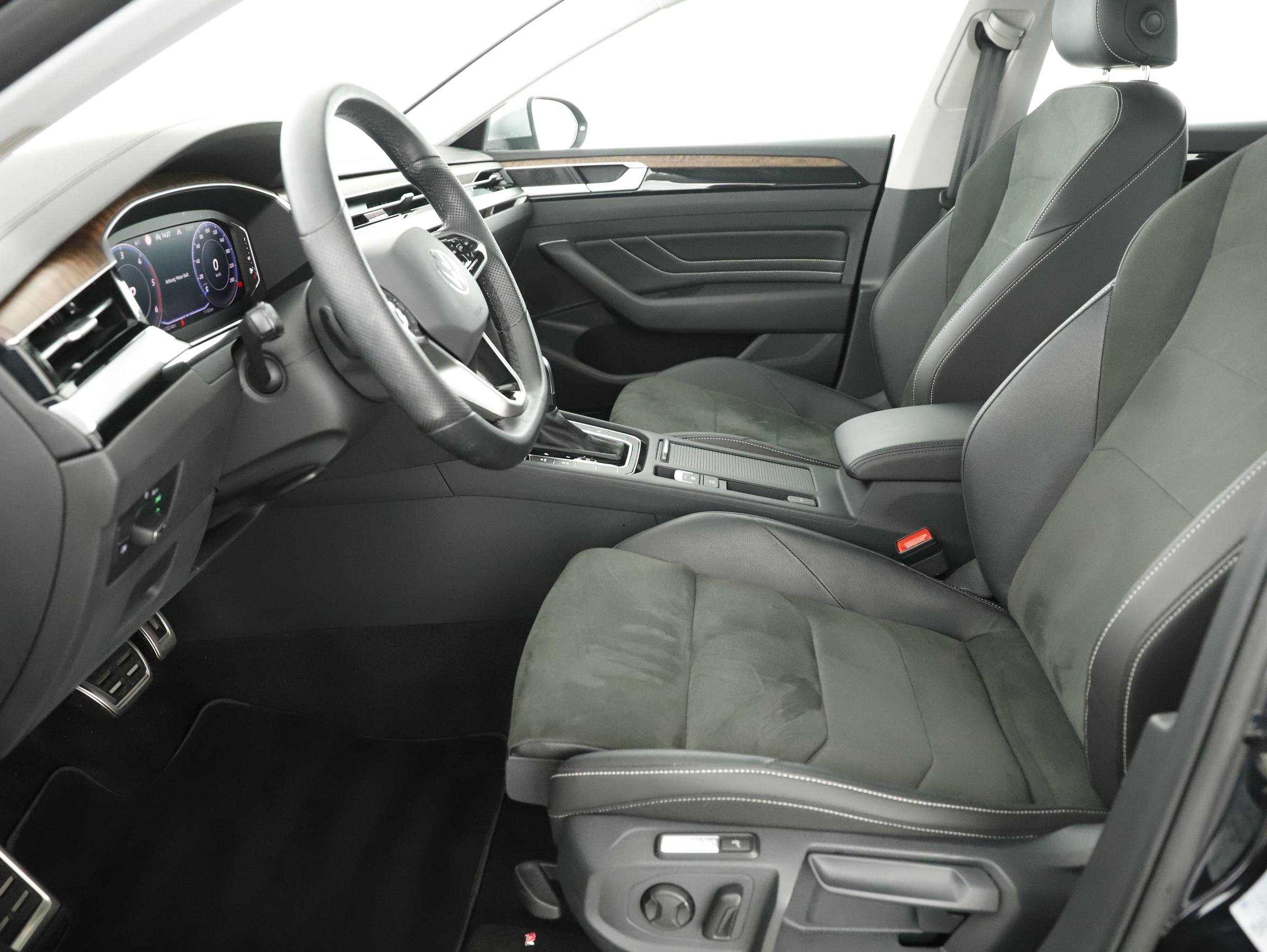 VW Arteon Shooting Brake 2.0 TDI  Elegance | Bild 14 von 31