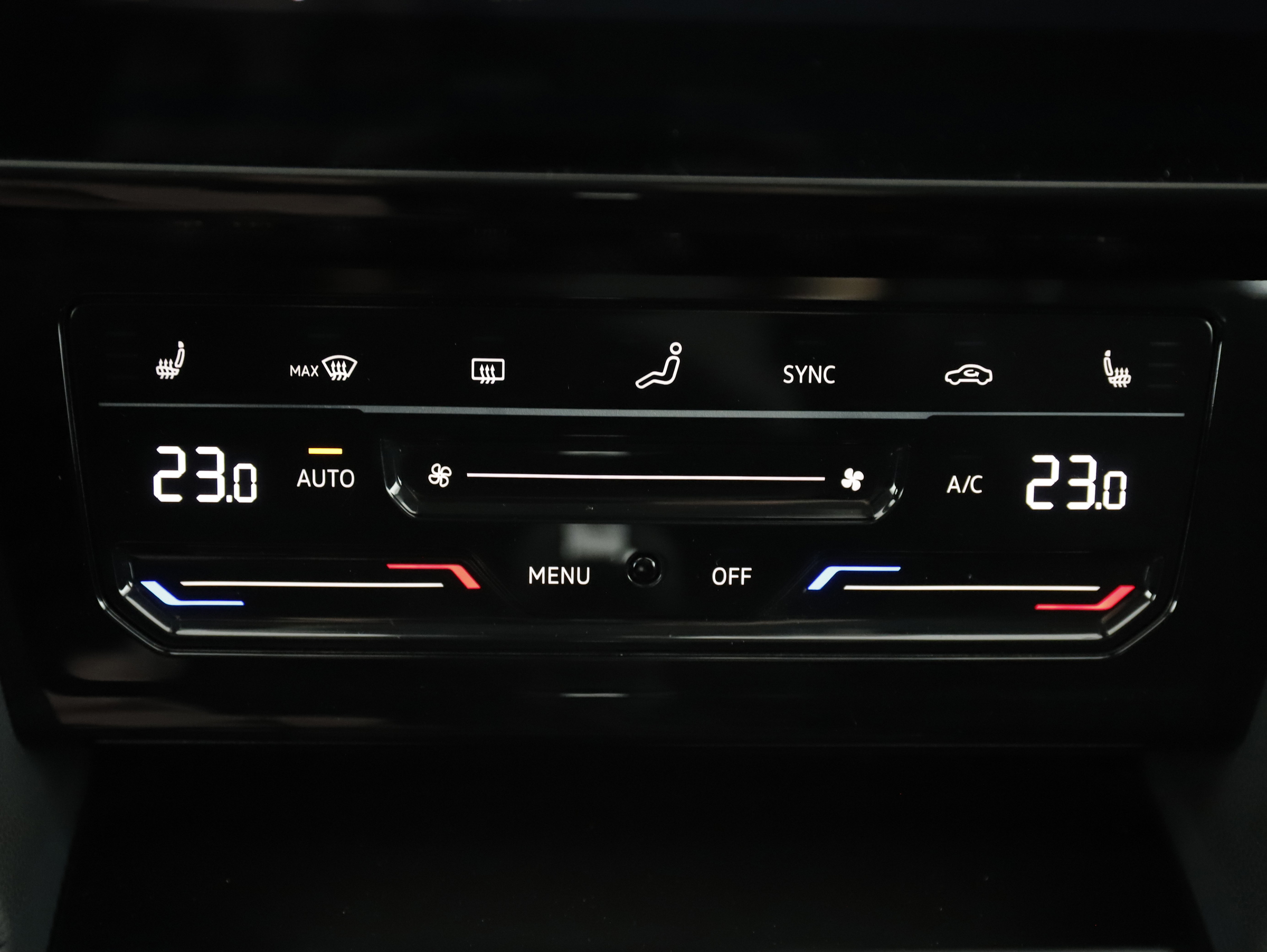 VW Arteon Shooting Brake 2.0 TDI  Elegance | Bild 23 von 31