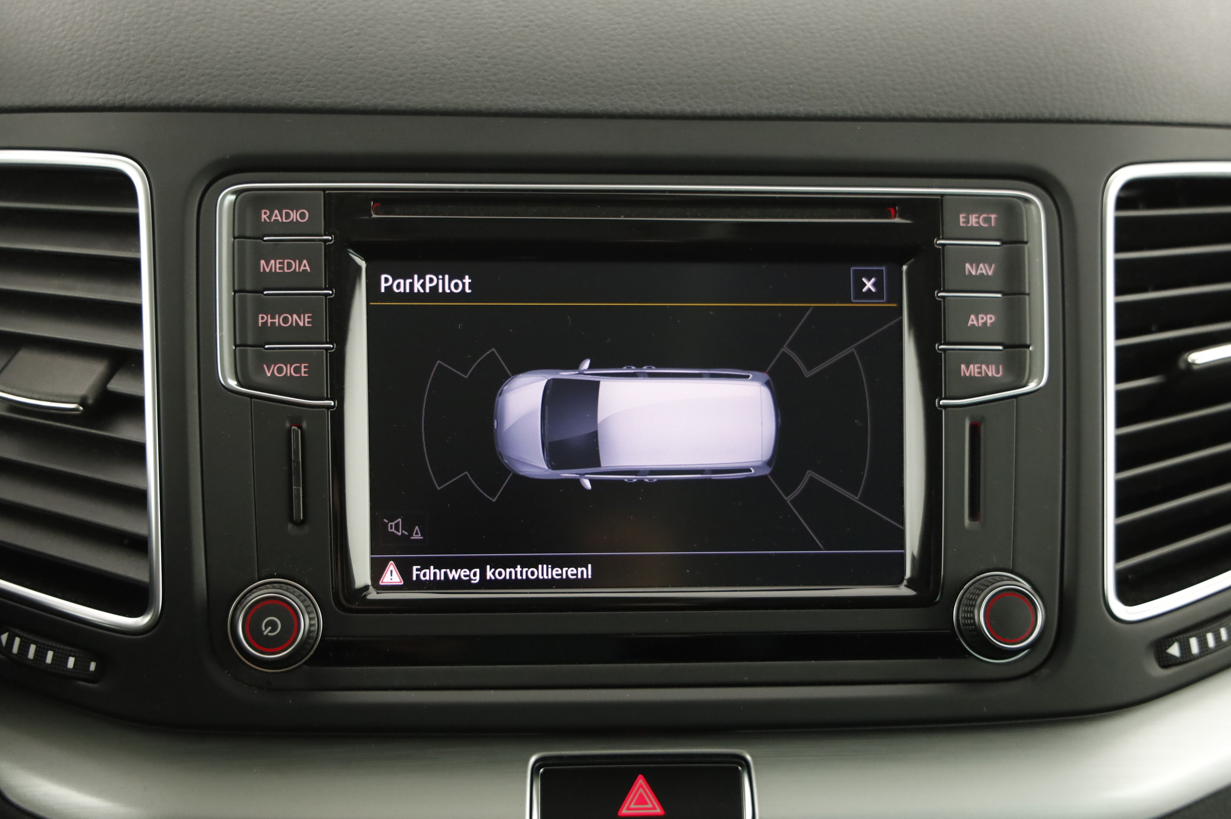 VW Sharan Comfortline TDI SCR DSG 5-Sitzer | Bild 14 von 31