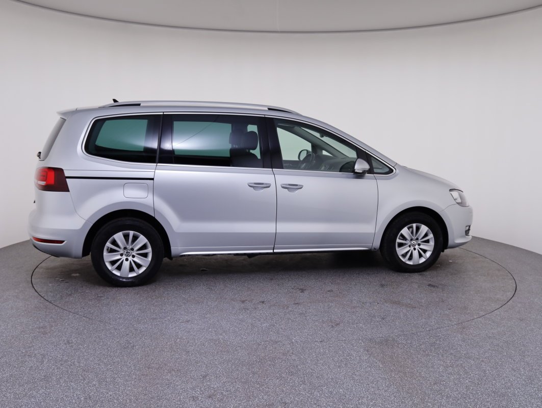 VW Sharan Comfortline TDI SCR DSG 5-Sitzer | Bild 29 von 31