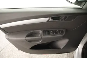 VW Sharan Comfortline TDI SCR DSG 5-Sitzer | Thumbnail 4 von 31