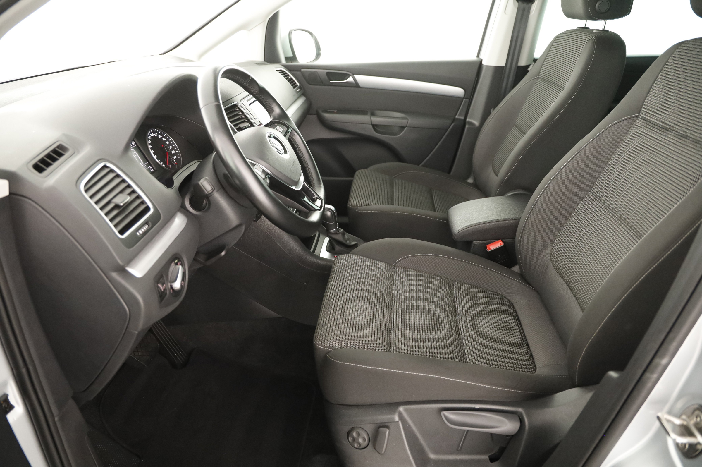 VW Sharan Comfortline TDI SCR DSG 5-Sitzer | Bild 5 von 31