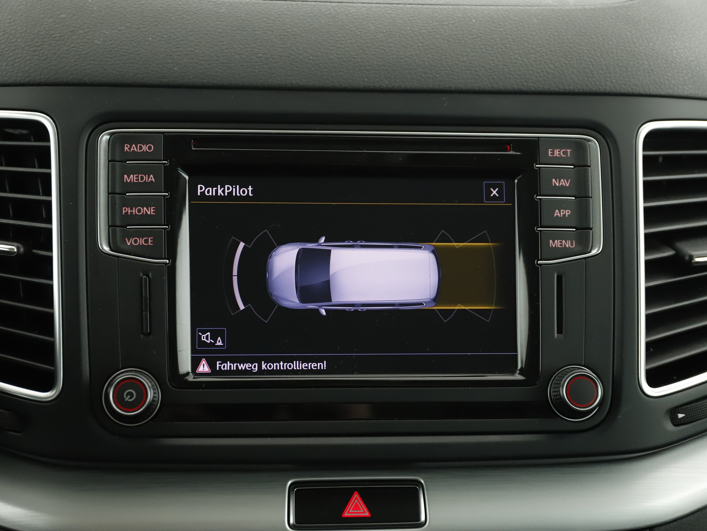 VW Sharan Business+ TSI DSG 7-Sitzer | Bild 9 von 31