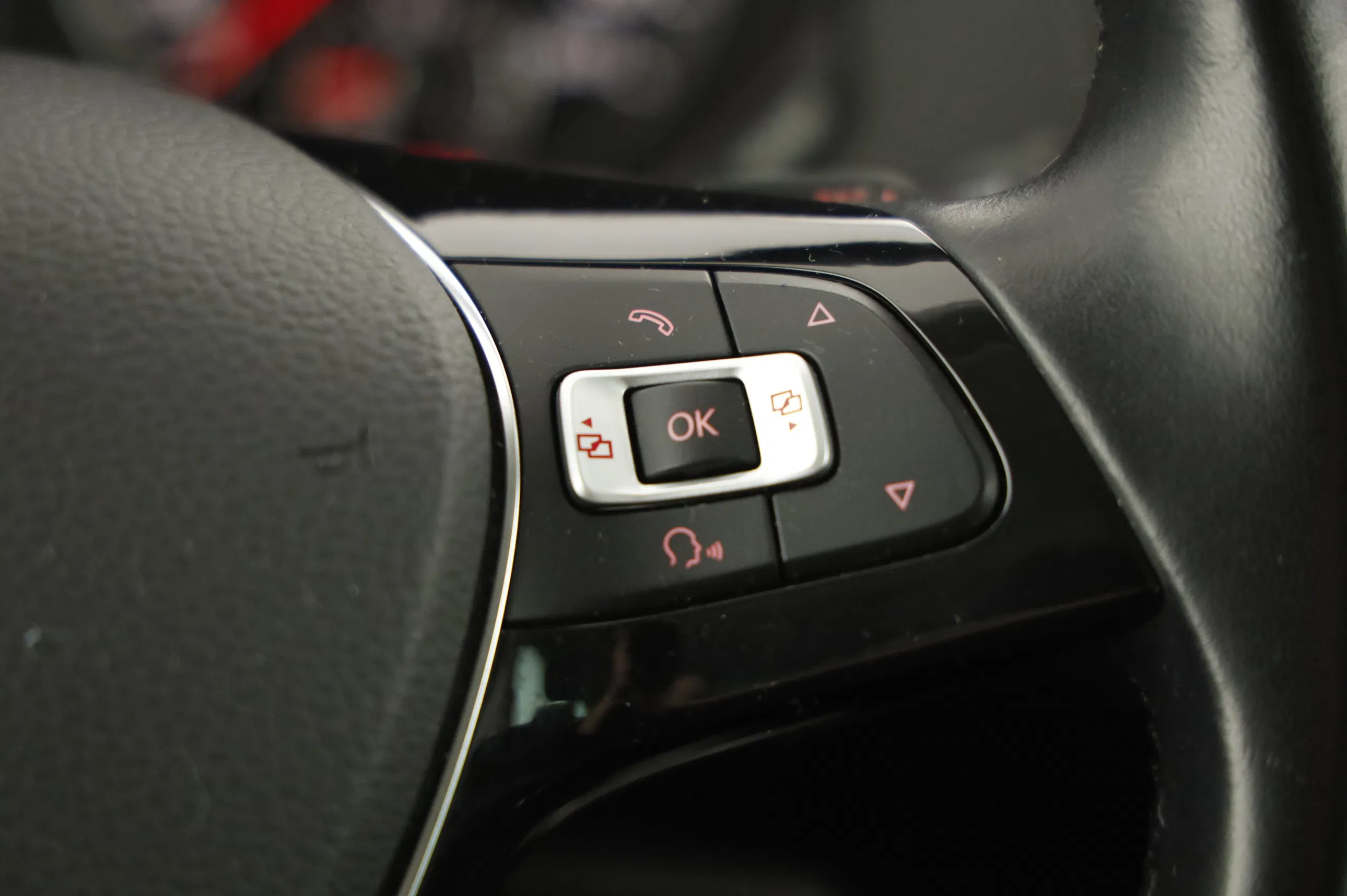 VW Sharan BMT 1.4 TSI BlueMotionTech Comfortline | Bild 13 von 23