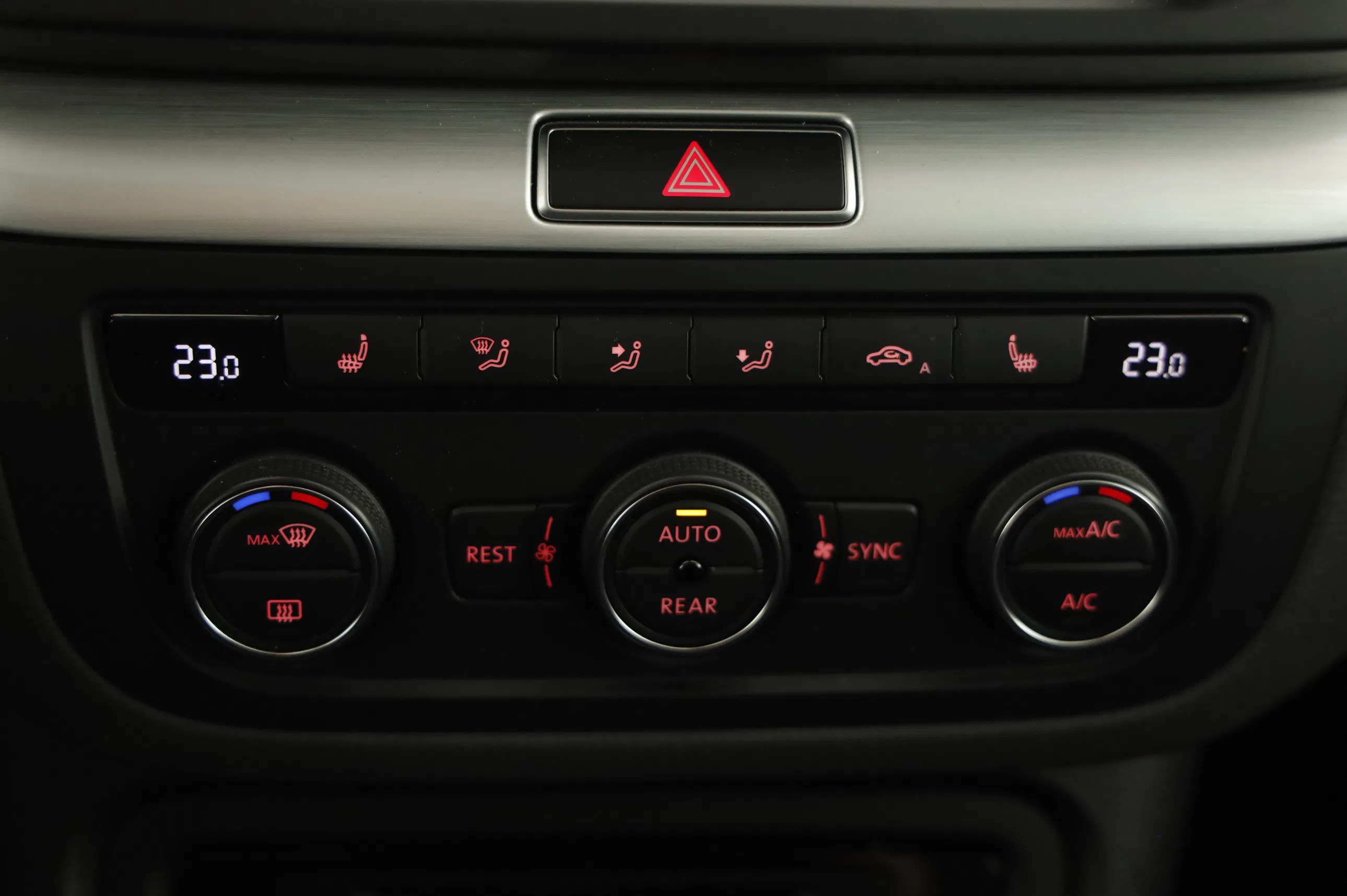 VW Sharan BMT 1.4 TSI BlueMotionTech Comfortline | Bild 17 von 23