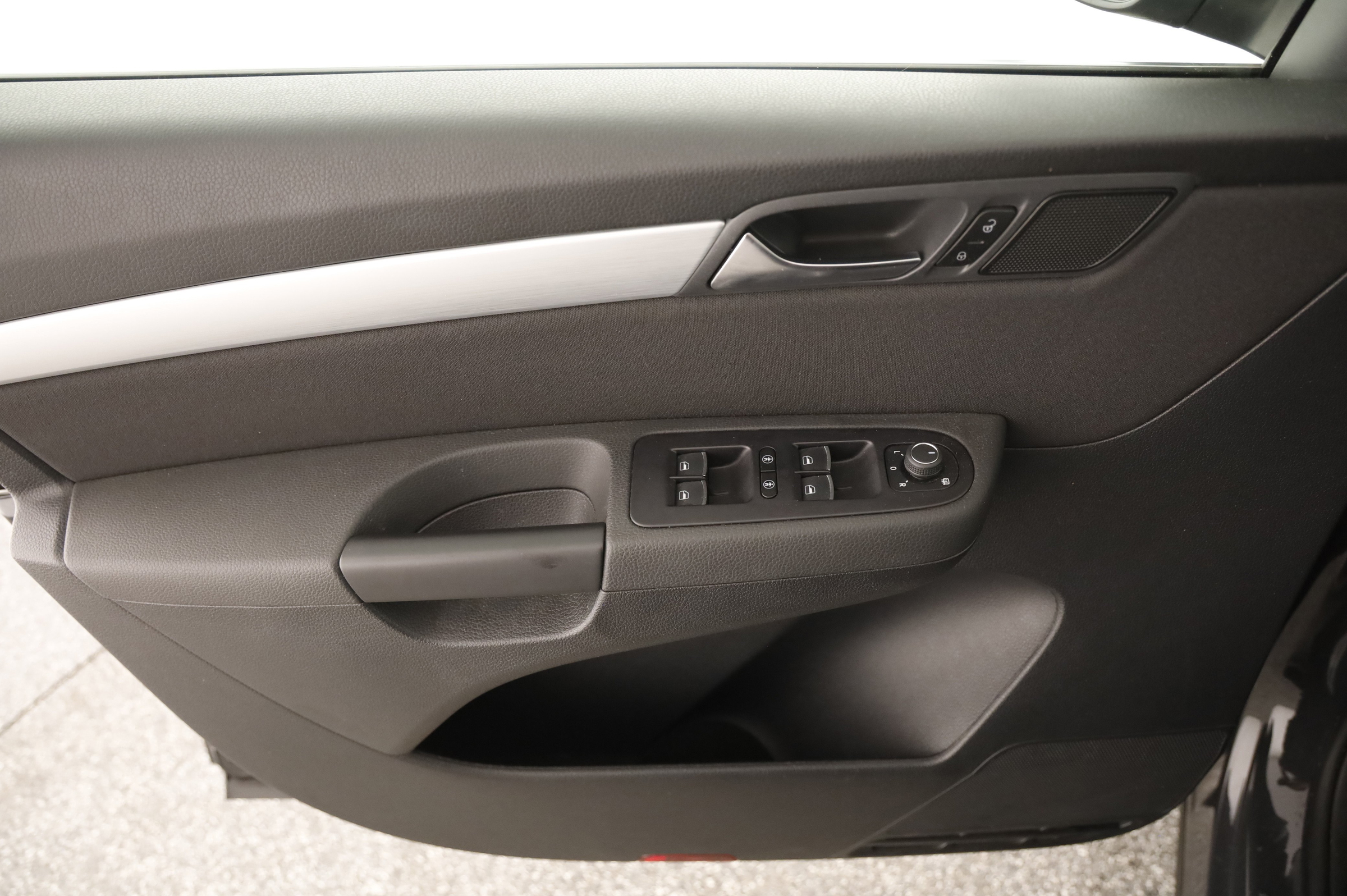 VW Sharan BMT 1.4 TSI BlueMotionTech Comfortline | Bild 5 von 23