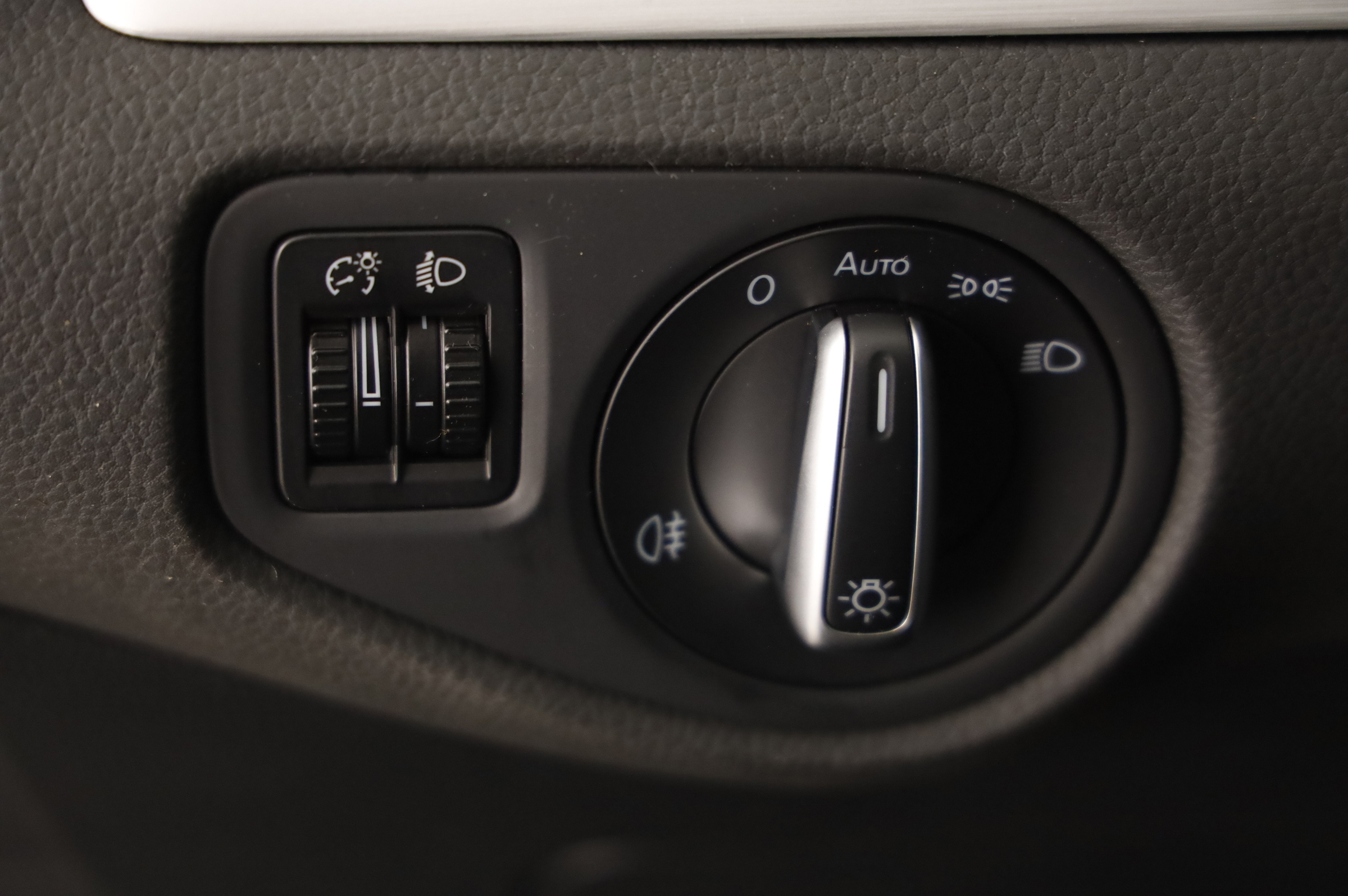 VW Sharan BMT 1.4 TSI BlueMotionTech Comfortline | Bild 7 von 23