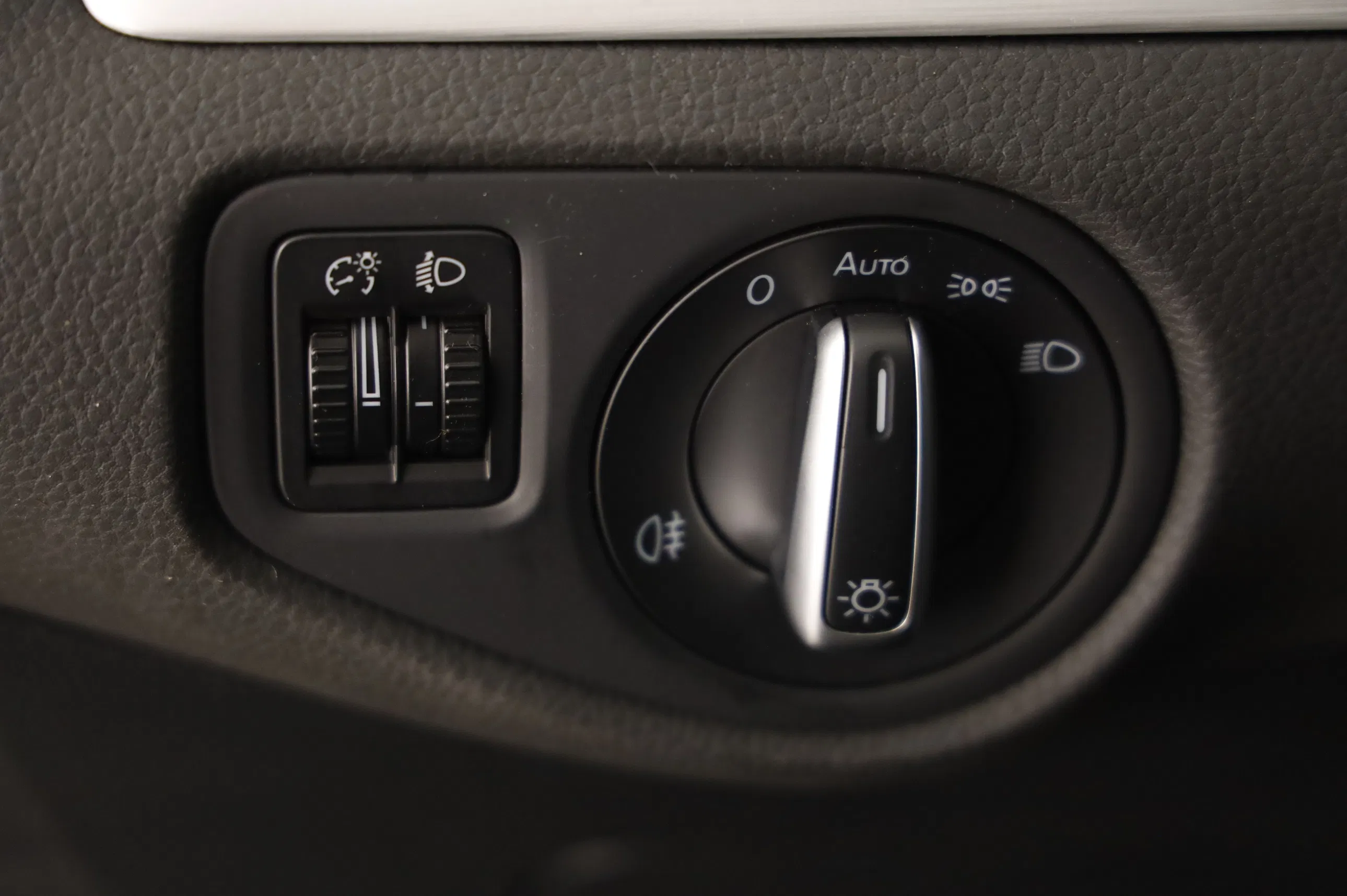 VW Sharan BMT 1.4 TSI BlueMotionTech Comfortline | Bild 7 von 23