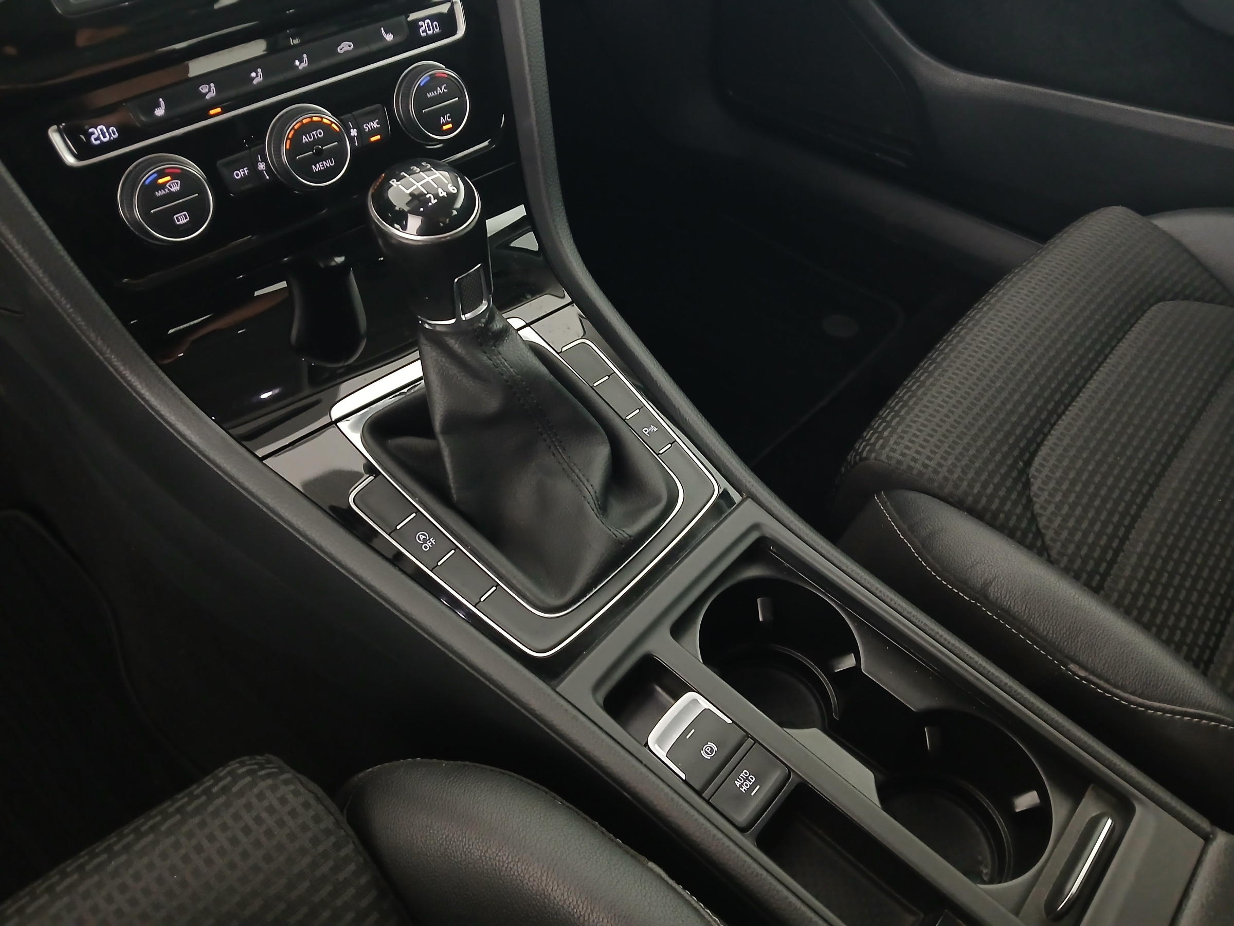 VW Golf VII 2.0 TDI BMT Highline | Bild 25 von 29