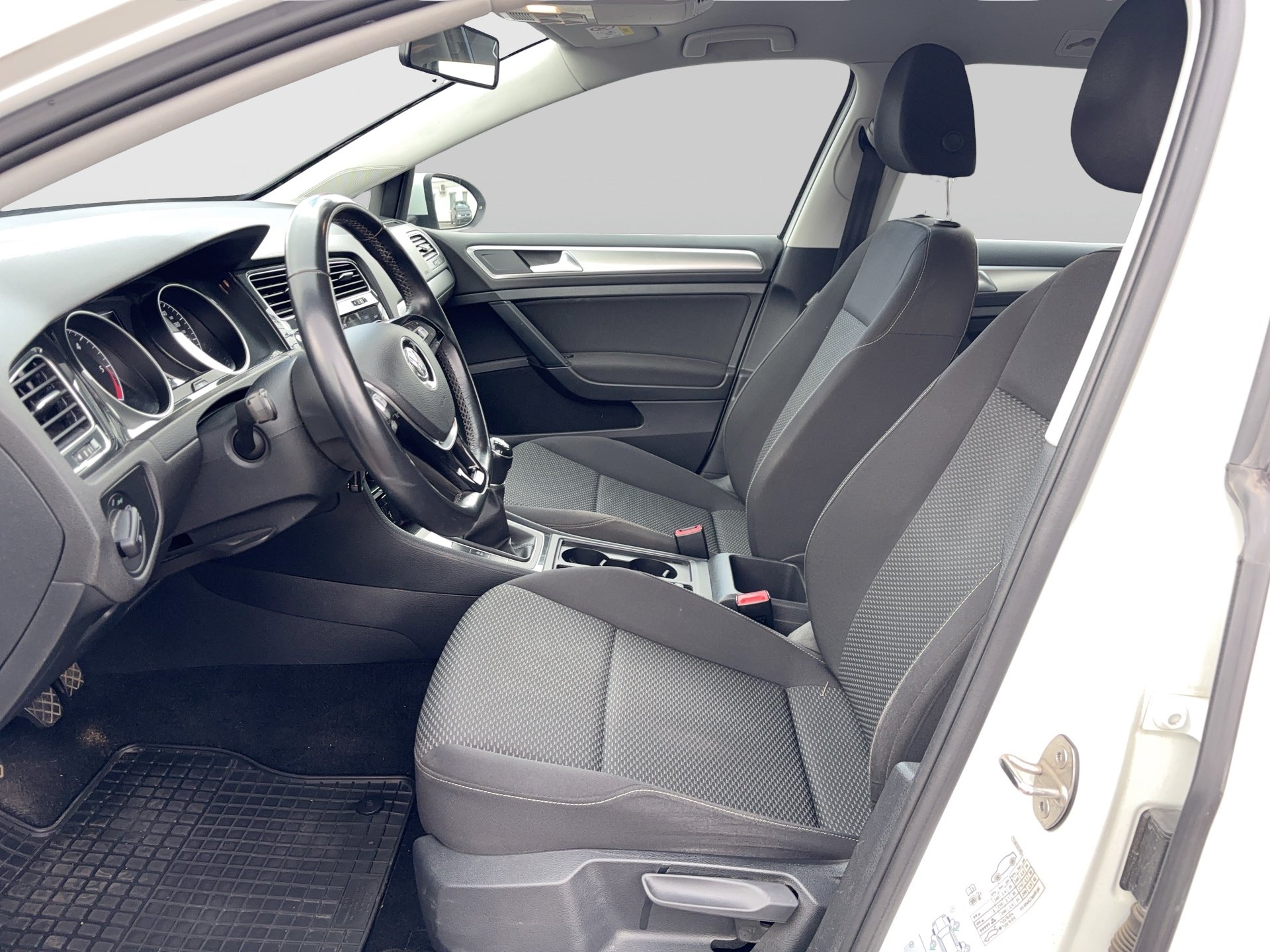 VW Golf VII Variant 1.6 TDI BMT | Bild 13 von 26