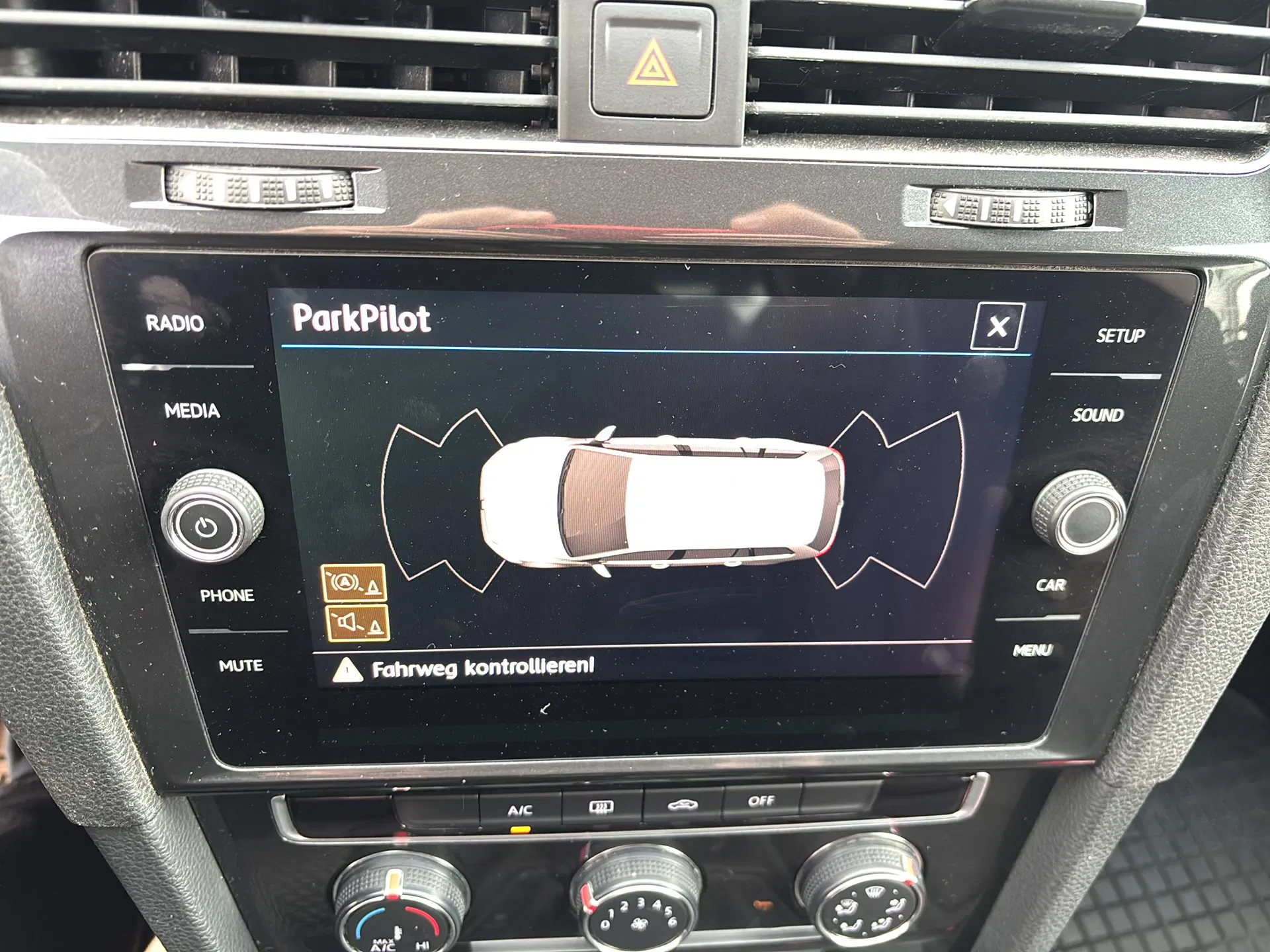 VW Golf VII Variant 1.6 TDI BMT | Bild 20 von 26