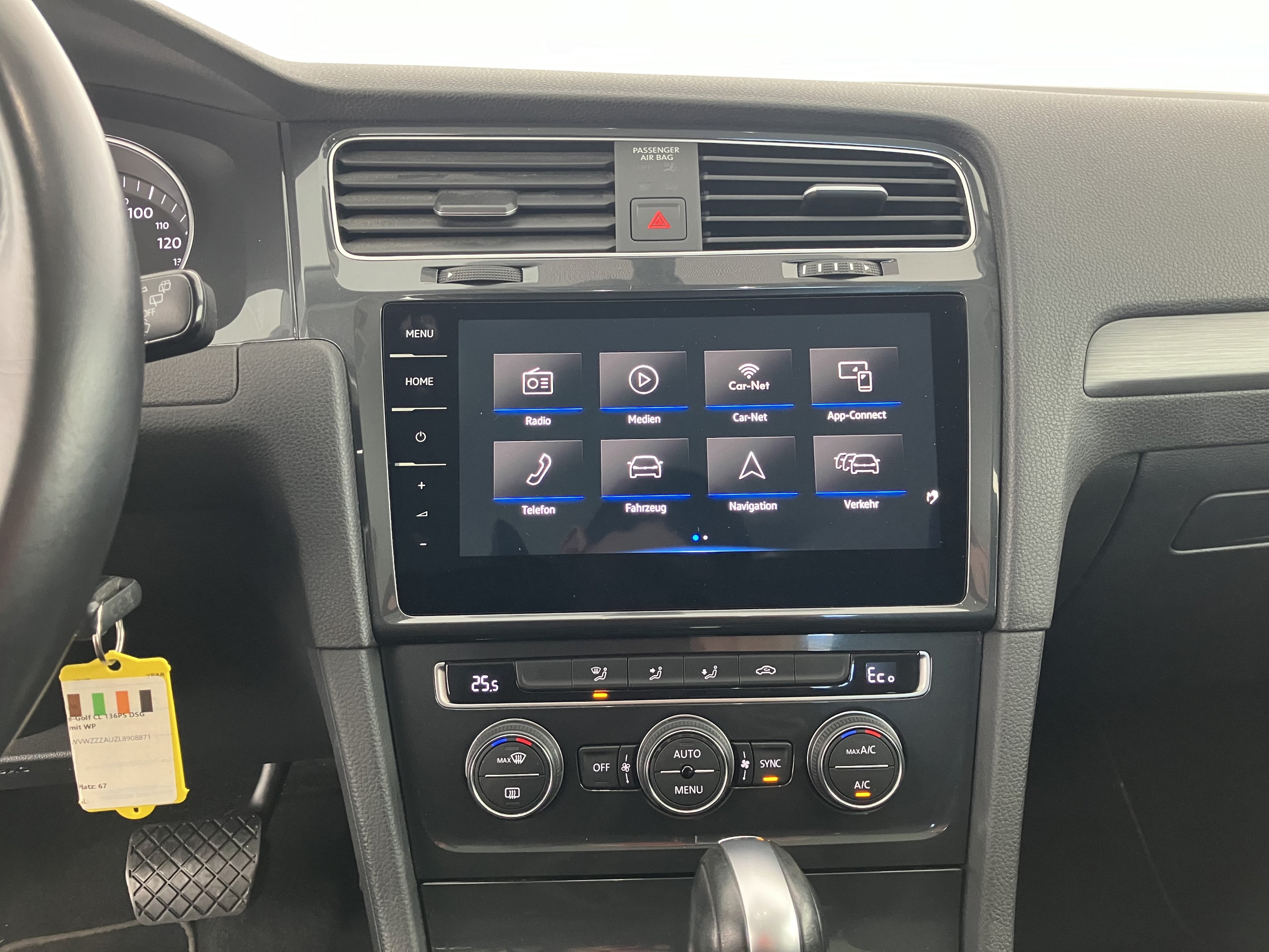 VW Golf VII e-Golf | Bild 27 von 31